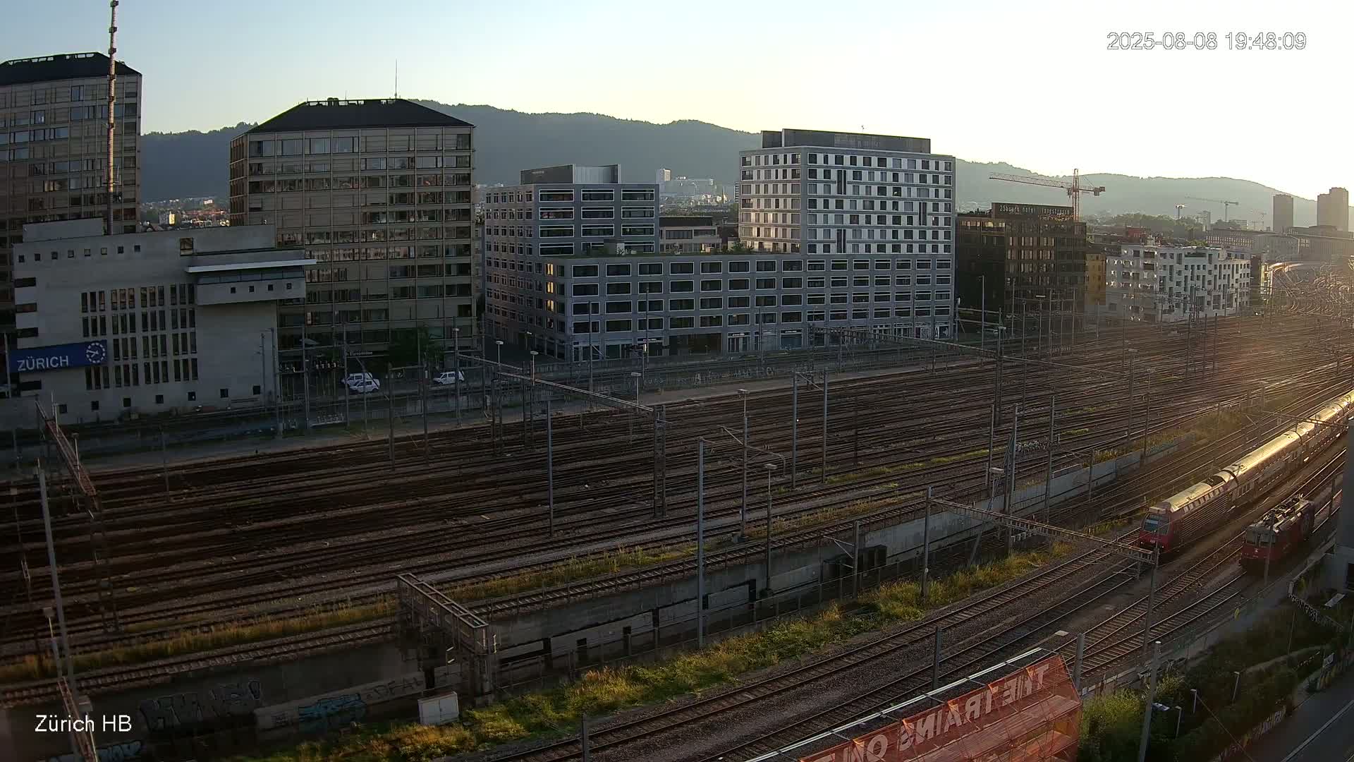 Zurich City & Zürich HB Main Train Station Live Cam - (Kreis 4)Aussersihl, Zurich, Switzerland