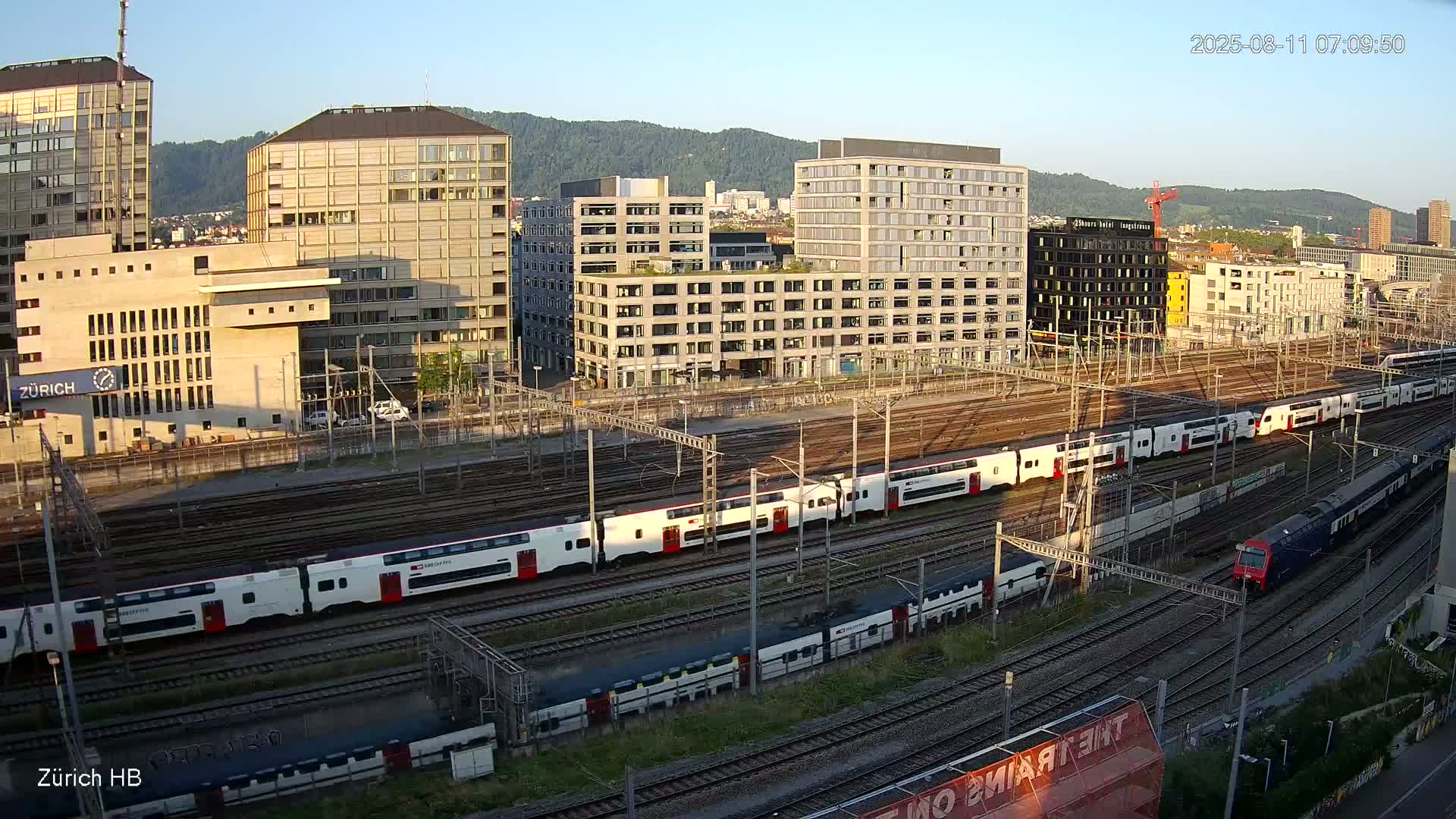 Zurich City & Zürich HB Main Train Station Live Cam - (Kreis 4)Aussersihl, Zurich, Switzerland
