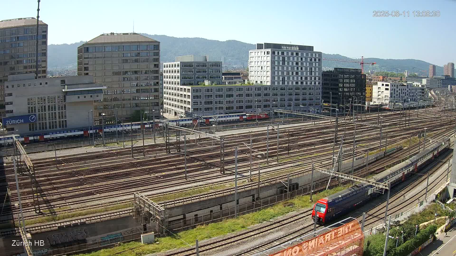 Zurich City & Zürich HB Main Train Station Live Cam - (Kreis 4)Aussersihl, Zurich, Switzerland