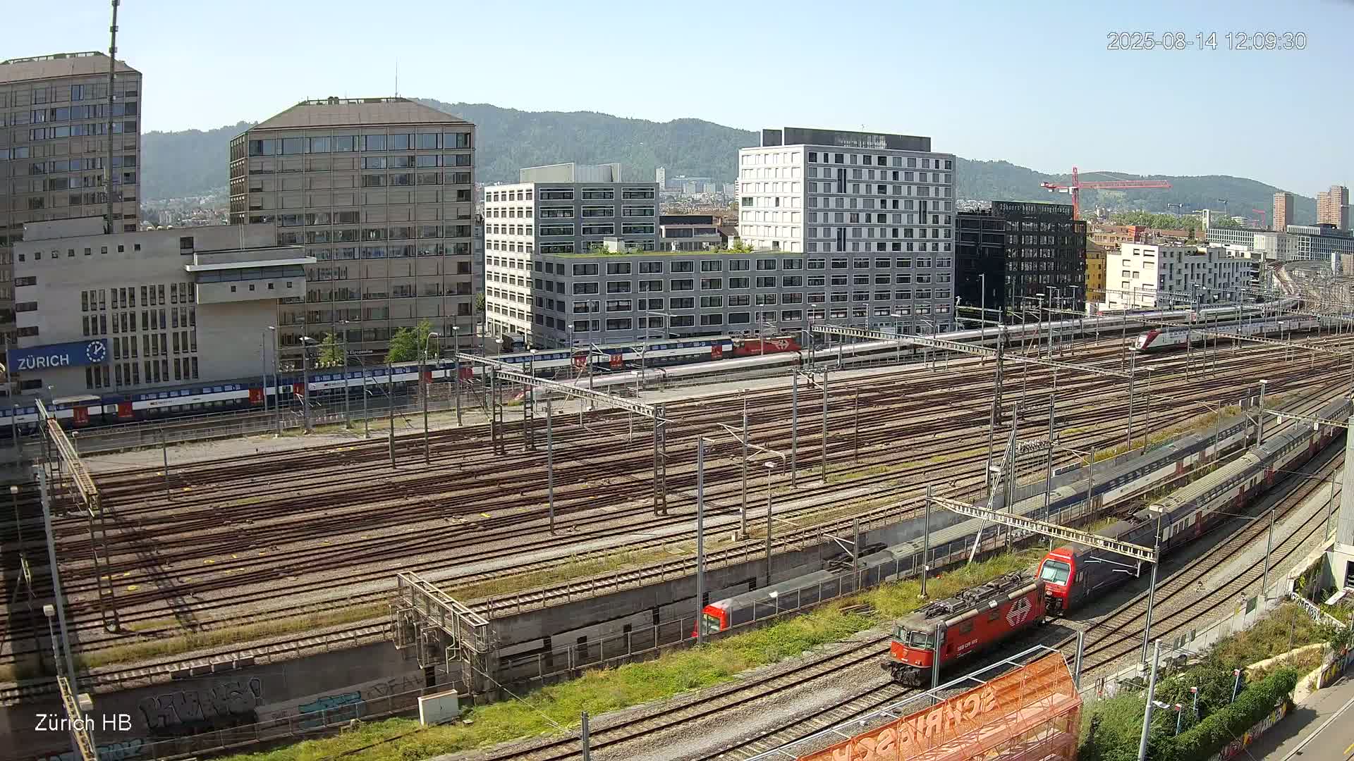 Zurich City & Zürich HB Main Train Station Live Cam - (Kreis 4)Aussersihl, Zurich, Switzerland