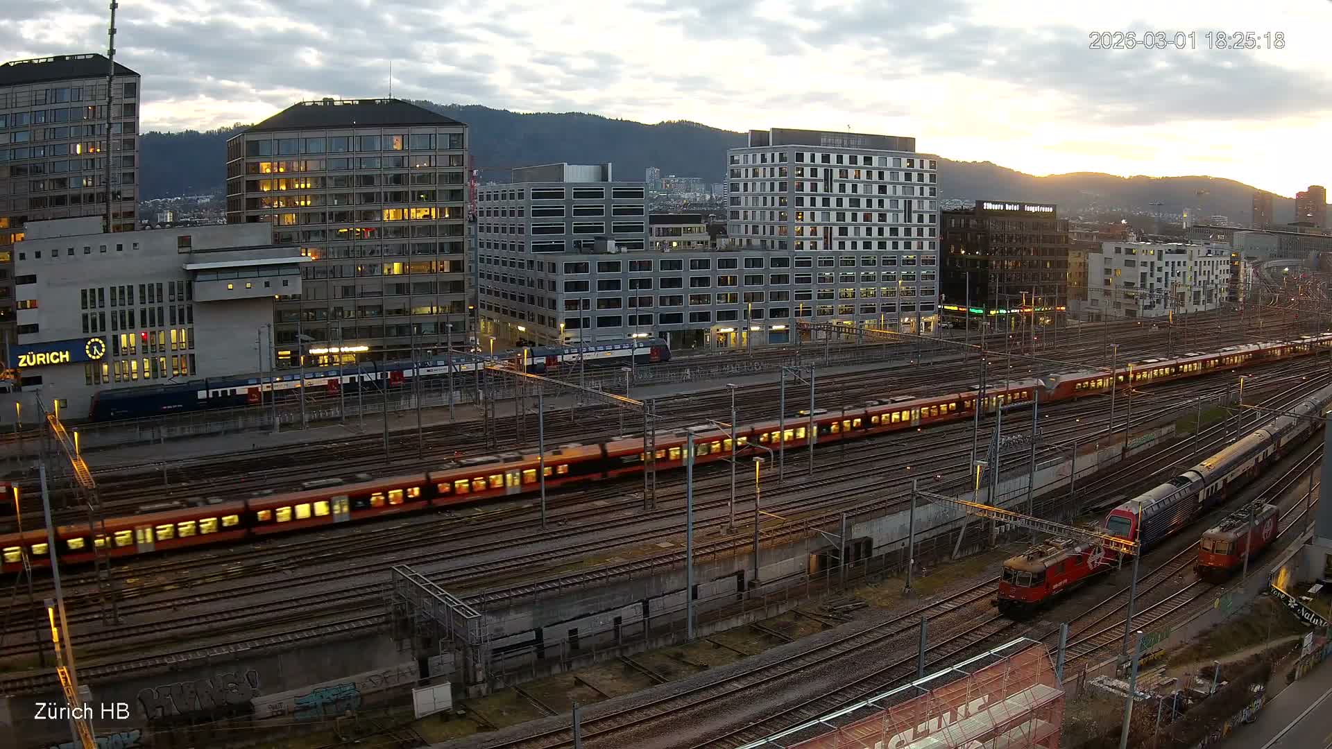 Zurich City & Zürich HB Main Train Station Live Cam - (Kreis 4)Aussersihl, Zurich, Switzerland