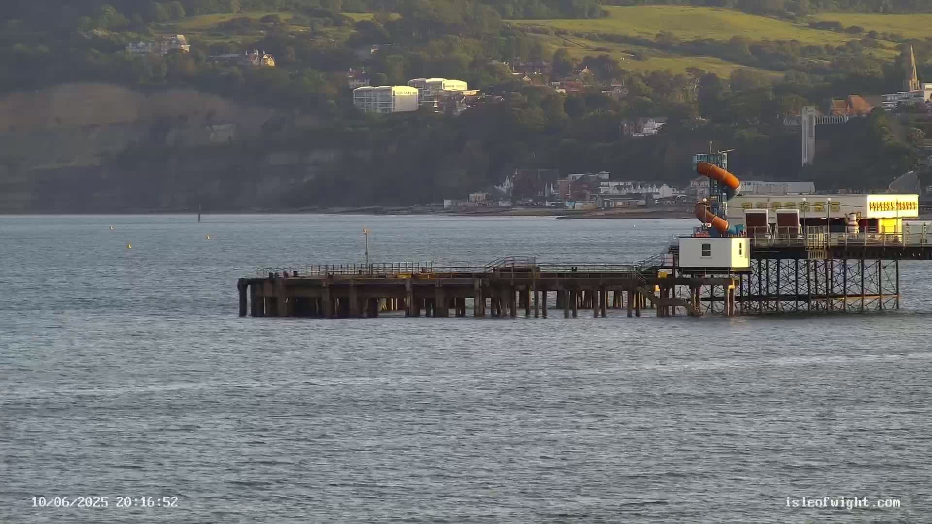 Sandown Beach Live Cam -Sandown, Isle of Wight, South East, England, United Kingdom