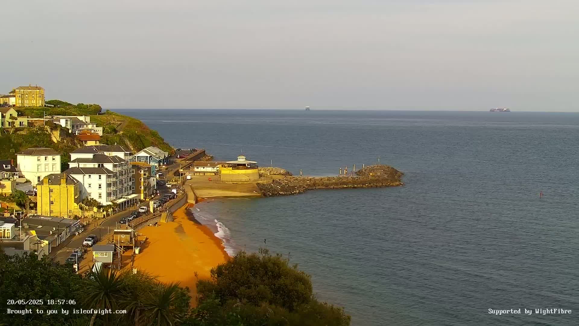 Ventnor Beach Live Cam - Ventnor, Isle of Wight, South East, England, United Kingdom