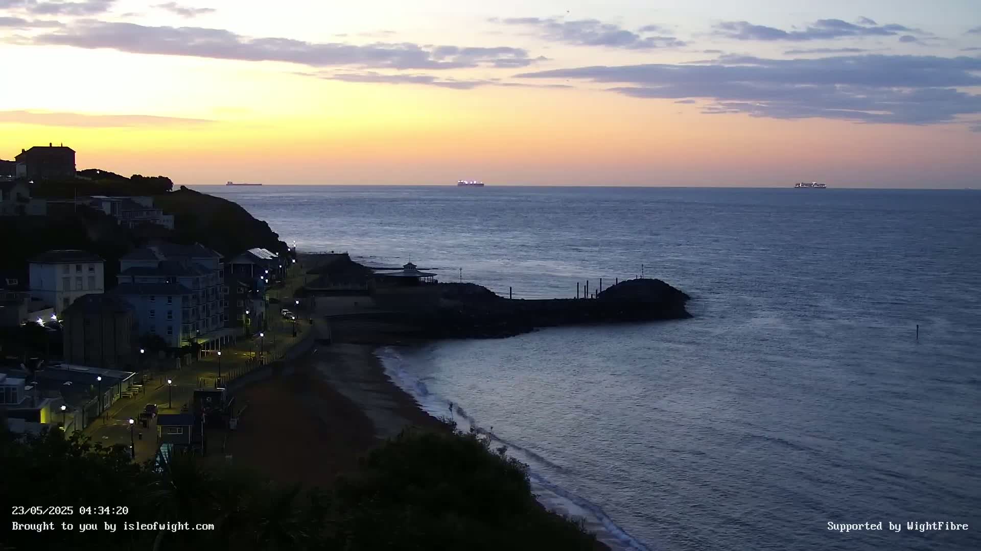 Ventnor Beach Live Cam - Ventnor, Isle of Wight, South East, England, United Kingdom
