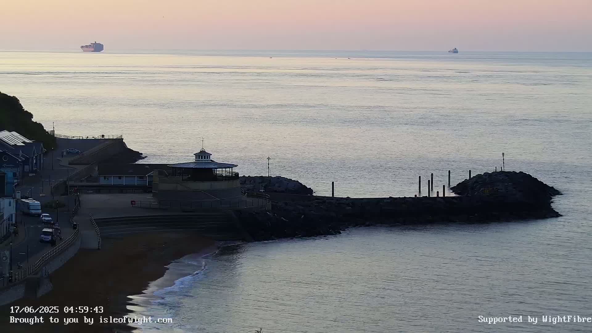 Ventnor Beach Live Cam - Ventnor, Isle of Wight, South East, England, United Kingdom