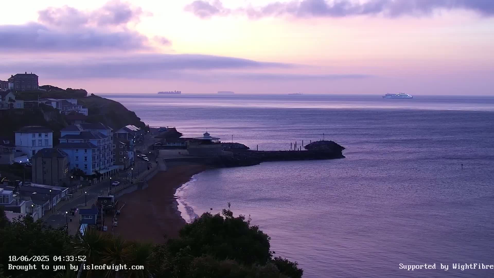 Ventnor Beach Live Cam - Ventnor, Isle of Wight, South East, England, United Kingdom
