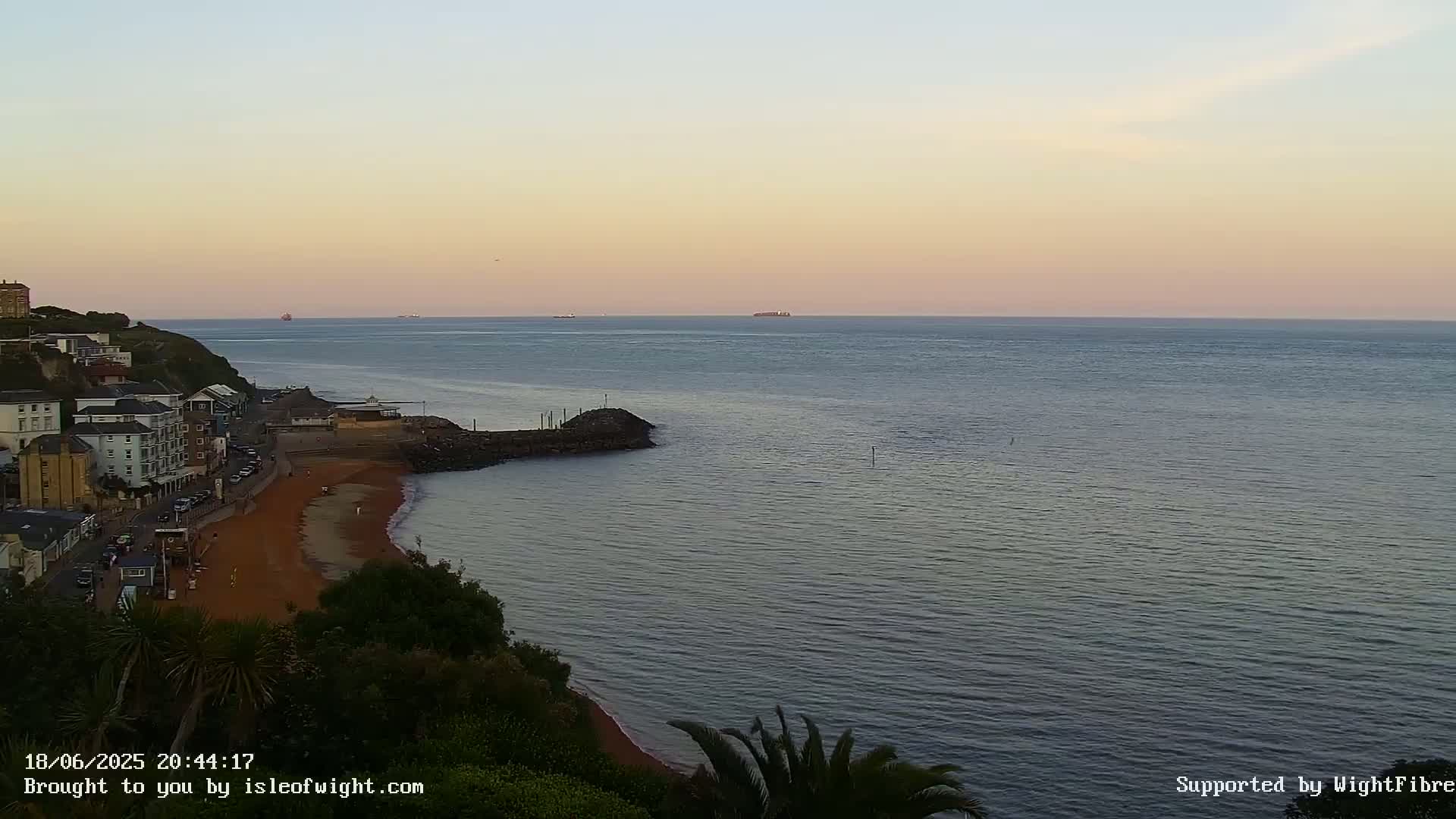 Ventnor Beach Live Cam - Ventnor, Isle of Wight, South East, England, United Kingdom
