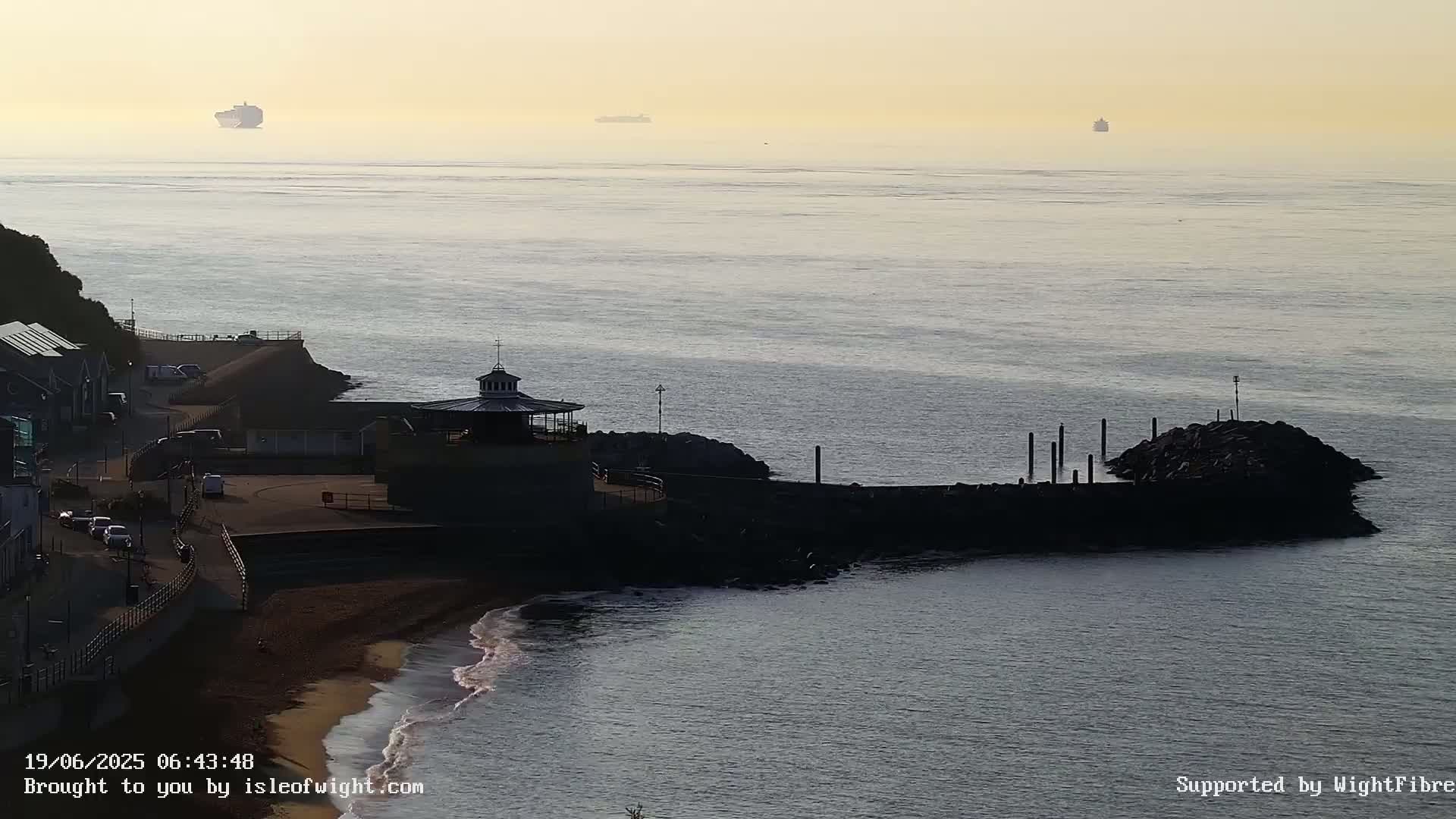 Ventnor Beach Live Cam - Ventnor, Isle of Wight, South East, England, United Kingdom