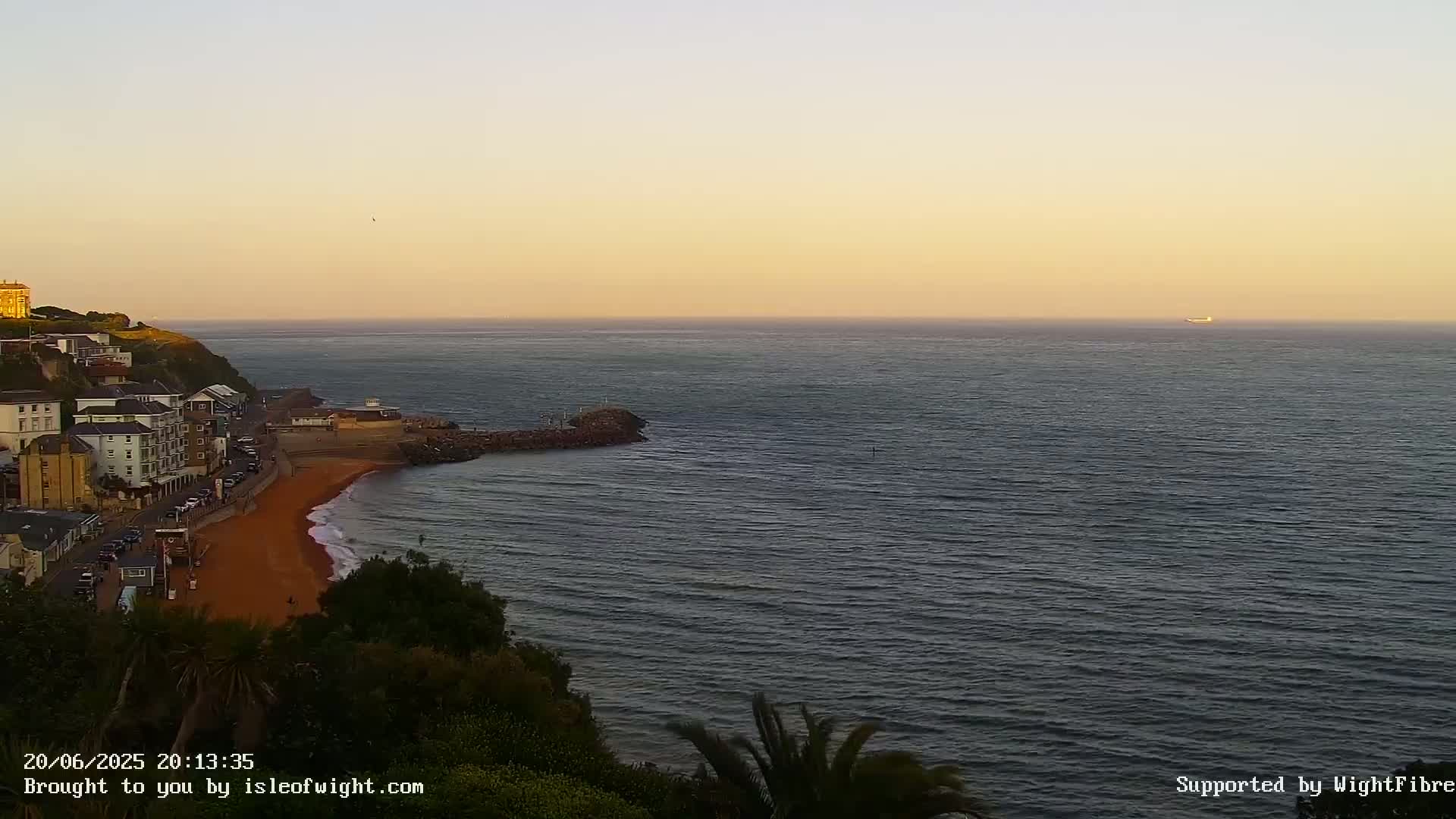 Ventnor Beach Live Cam - Ventnor, Isle of Wight, South East, England, United Kingdom