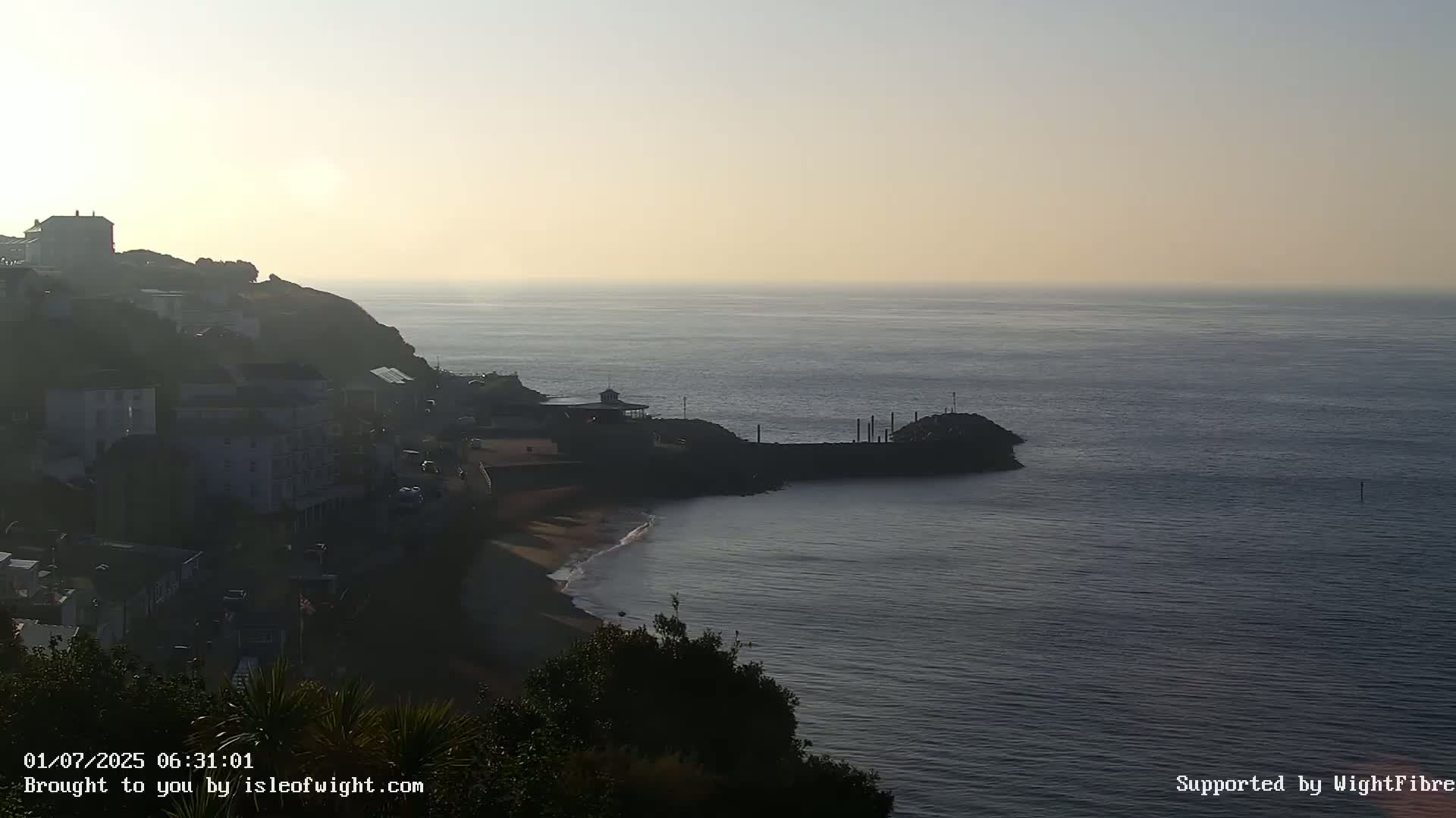 Ventnor Beach Live Cam - Ventnor, Isle of Wight, South East, England, United Kingdom