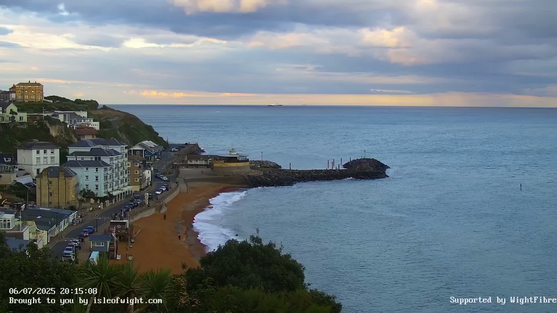 Ventnor Beach Live Cam - Ventnor, Isle of Wight, South East, England, United Kingdom