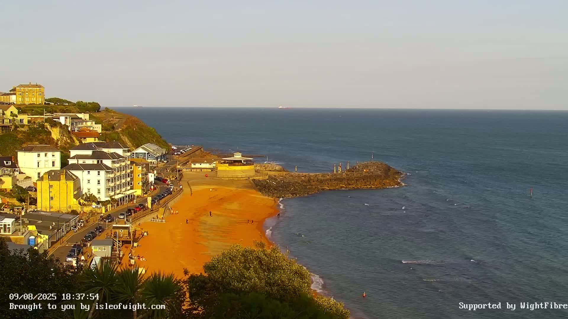 Ventnor Beach Live Cam - Ventnor, Isle of Wight, South East, England, United Kingdom