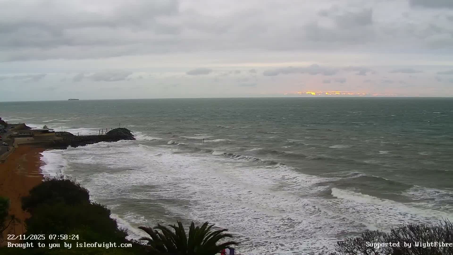 Ventnor Beach Live Cam - Ventnor, Isle of Wight, South East, England, United Kingdom