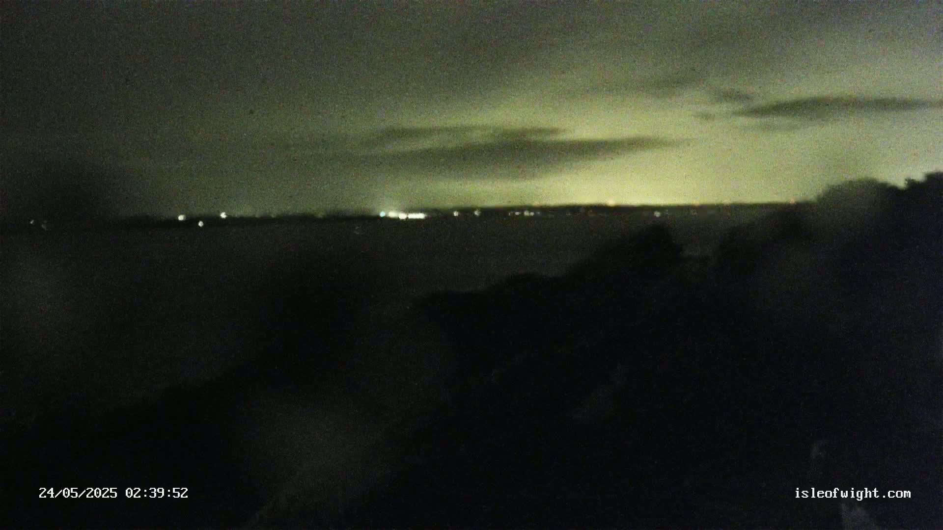Freshwater, Colwell Bay, Hurst Castle & Hurst Point Lighthouse Live Cam - Freshwater, Isle of Wight, South East, England, United Kingdom