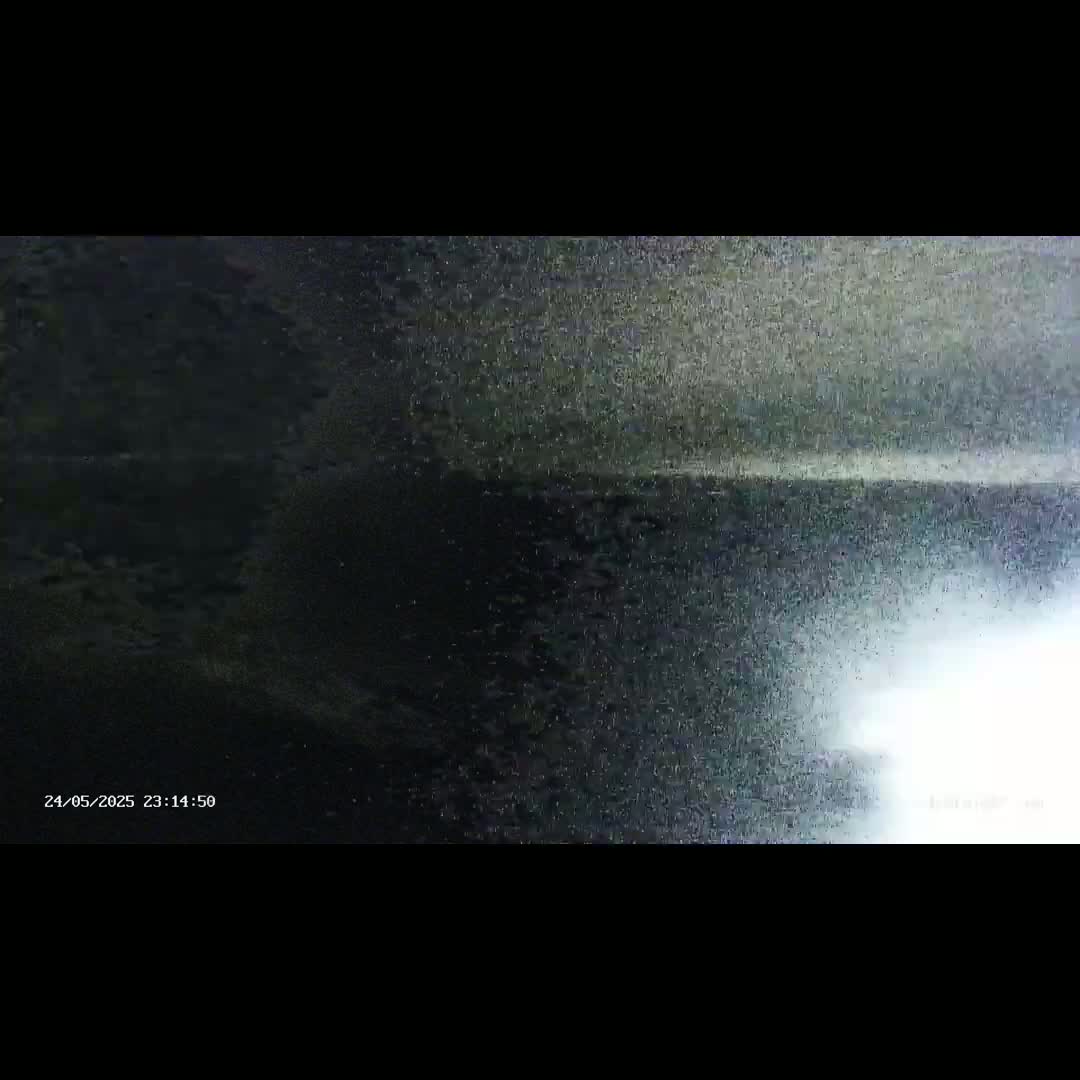 Freshwater, Colwell Bay, Hurst Castle & Hurst Point Lighthouse Live Cam - Freshwater, Isle of Wight, South East, England, United Kingdom