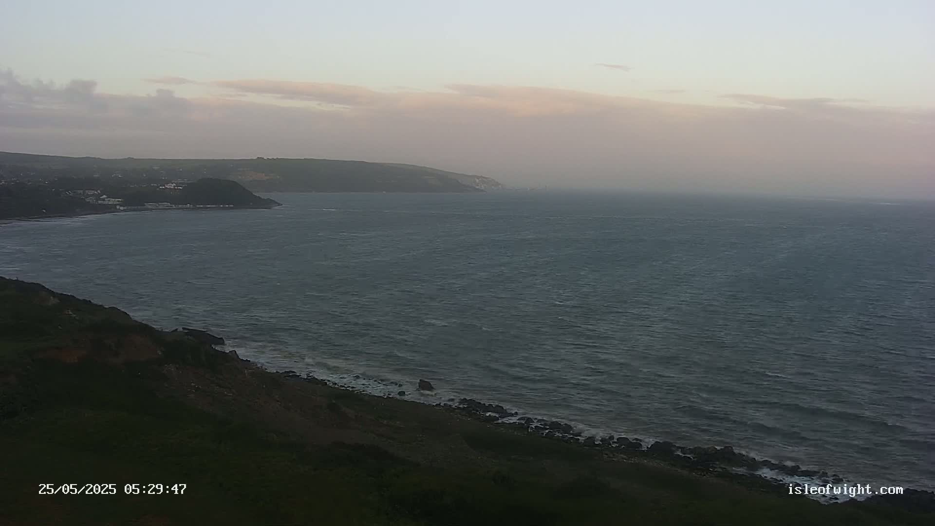 Freshwater, Colwell Bay, Hurst Castle & Hurst Point Lighthouse Live Cam - Freshwater, Isle of Wight, South East, England, United Kingdom