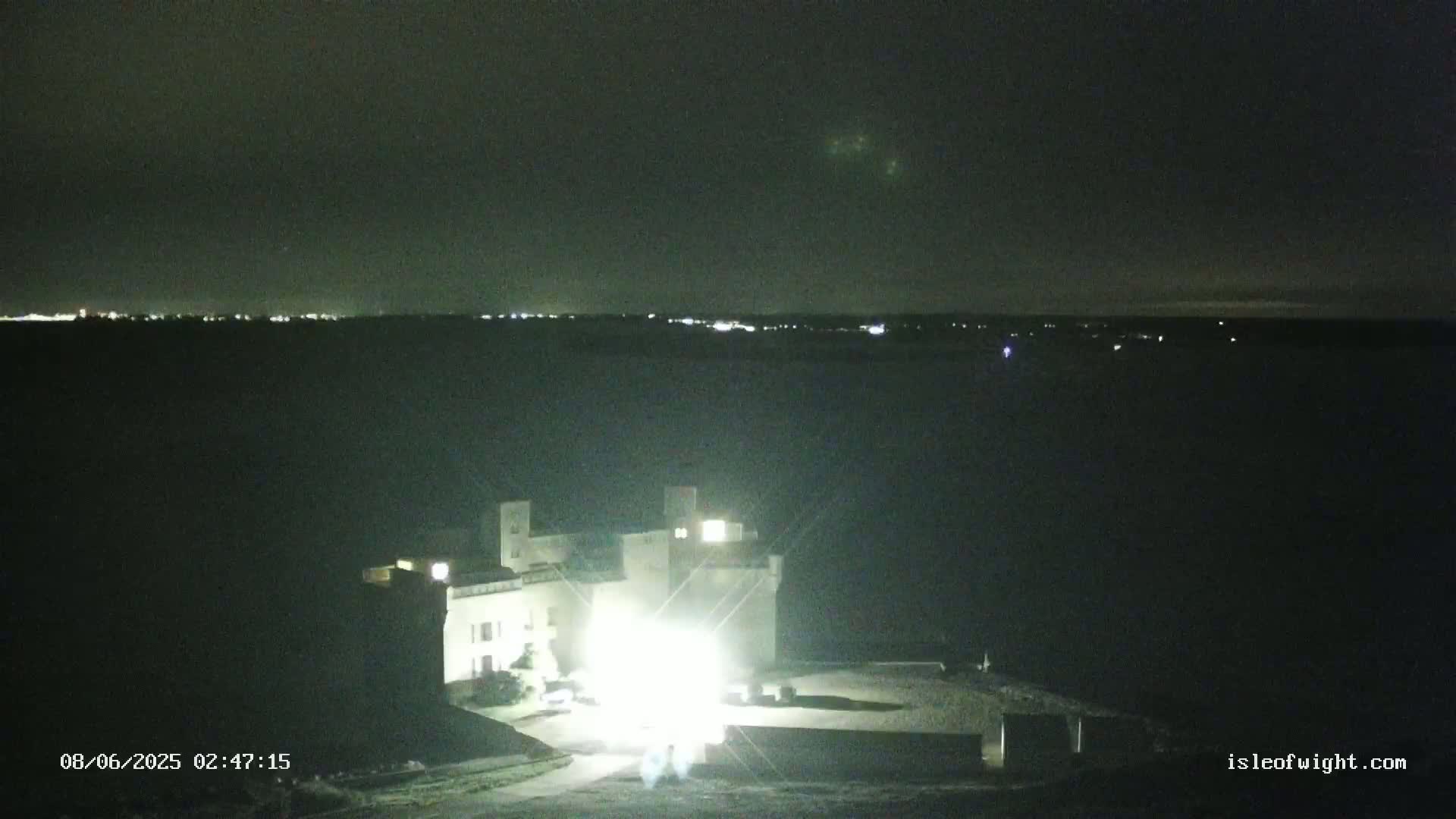 Freshwater, Colwell Bay, Hurst Castle & Hurst Point Lighthouse Live Cam - Freshwater, Isle of Wight, South East, England, United Kingdom