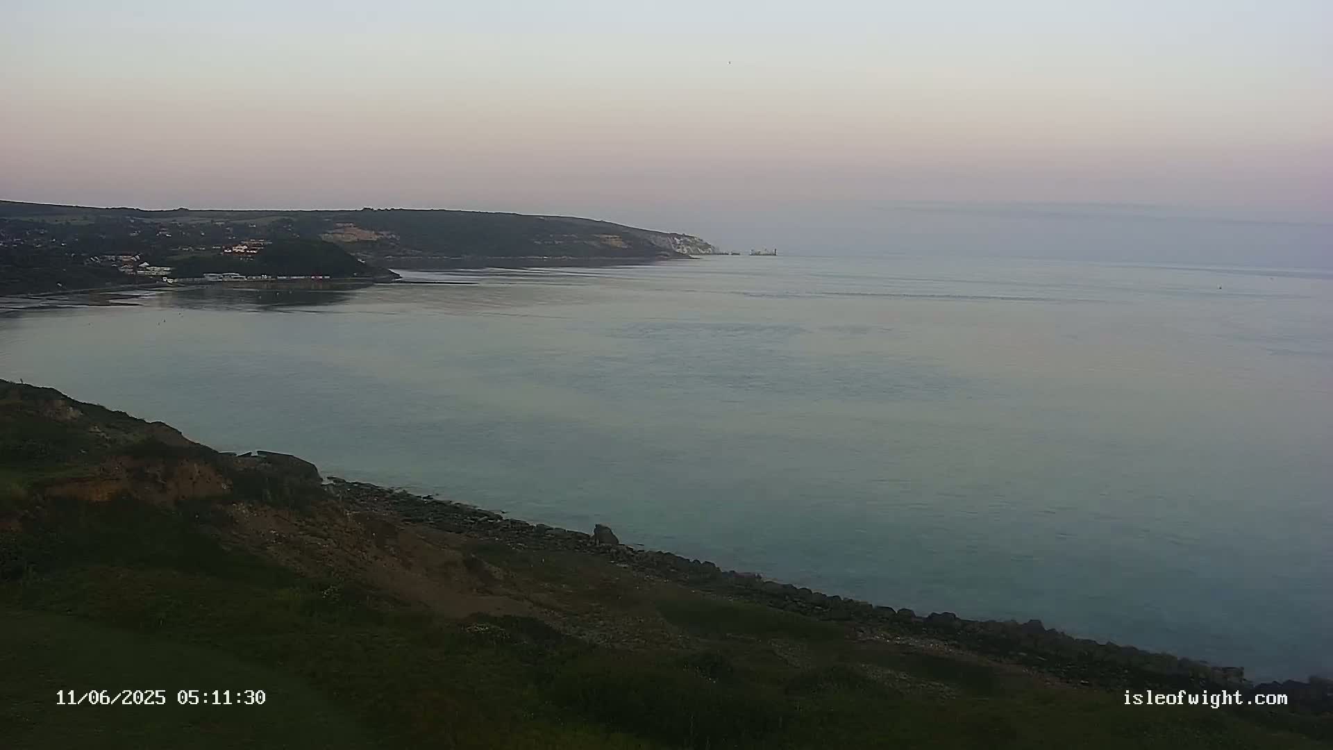 Freshwater, Colwell Bay, Hurst Castle & Hurst Point Lighthouse Live Cam - Freshwater, Isle of Wight, South East, England, United Kingdom
