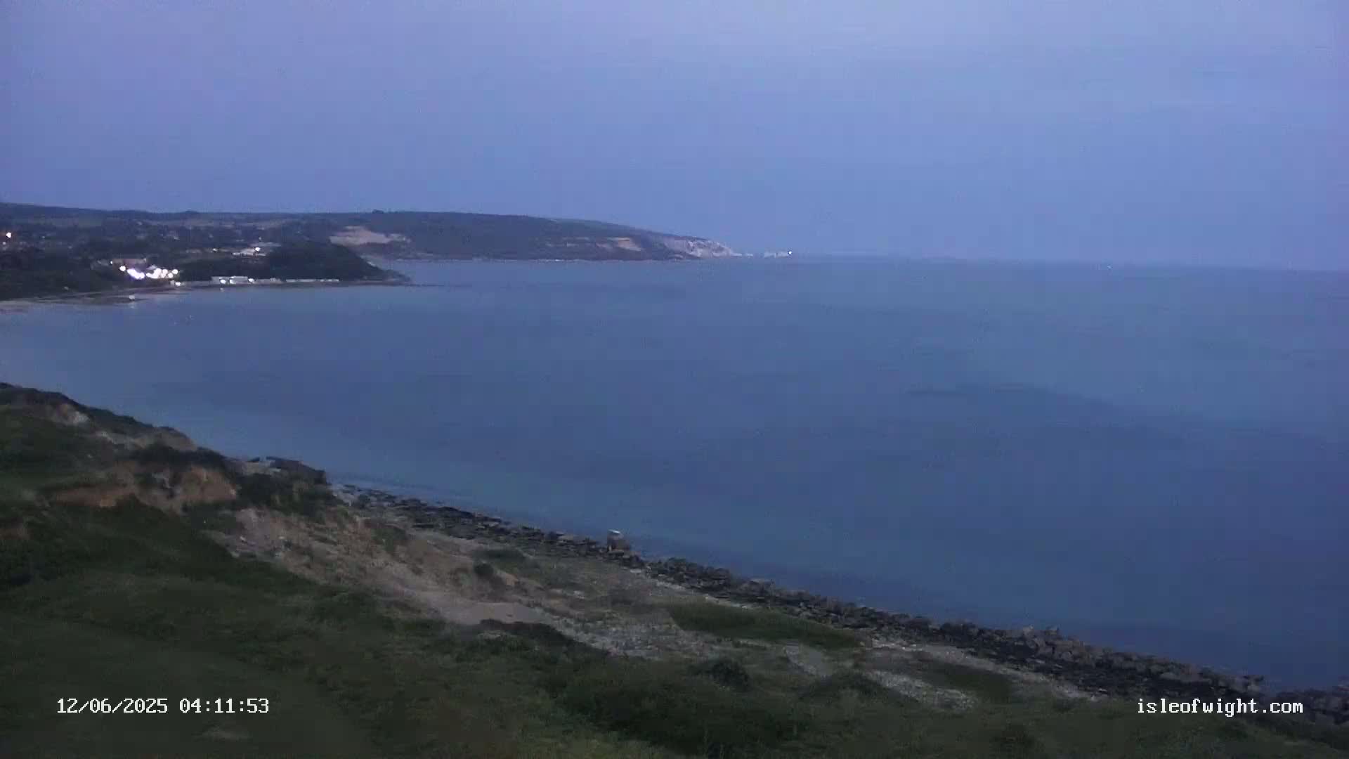 Freshwater, Colwell Bay, Hurst Castle & Hurst Point Lighthouse Live Cam - Freshwater, Isle of Wight, South East, England, United Kingdom