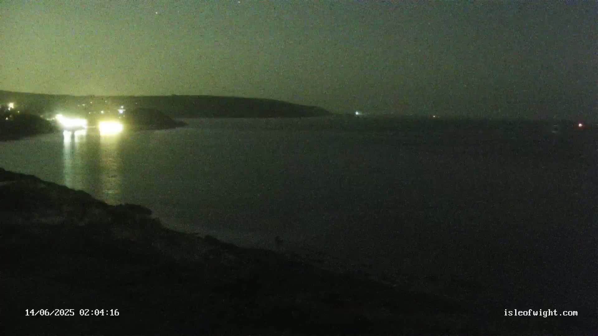 Freshwater, Colwell Bay, Hurst Castle & Hurst Point Lighthouse Live Cam - Freshwater, Isle of Wight, South East, England, United Kingdom