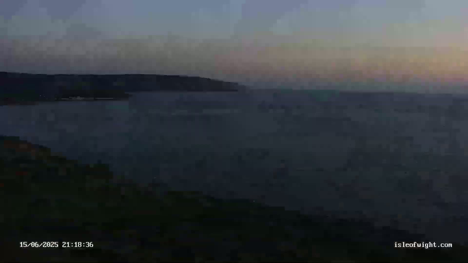 Freshwater, Colwell Bay, Hurst Castle & Hurst Point Lighthouse Live Cam - Freshwater, Isle of Wight, South East, England, United Kingdom