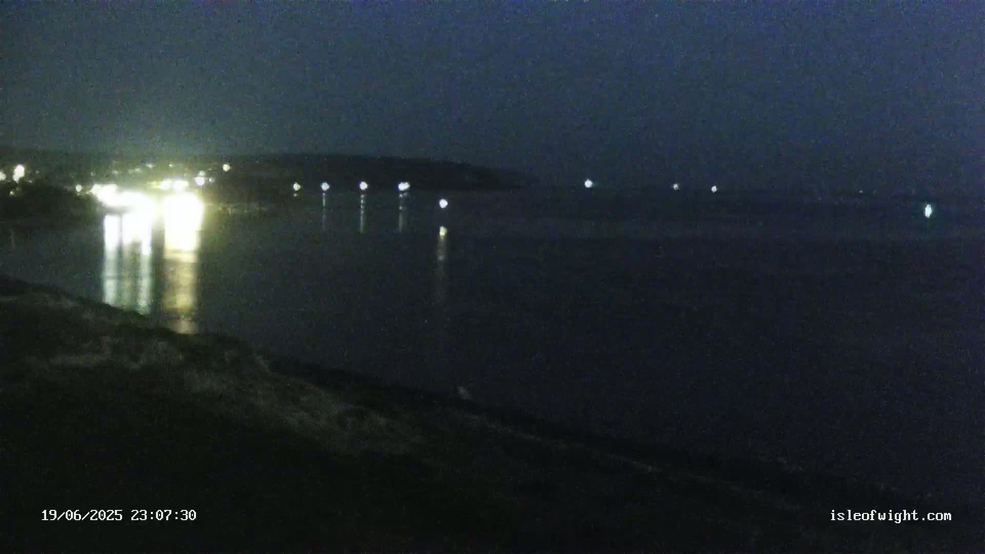 Freshwater, Colwell Bay, Hurst Castle & Hurst Point Lighthouse Live Cam - Freshwater, Isle of Wight, South East, England, United Kingdom
