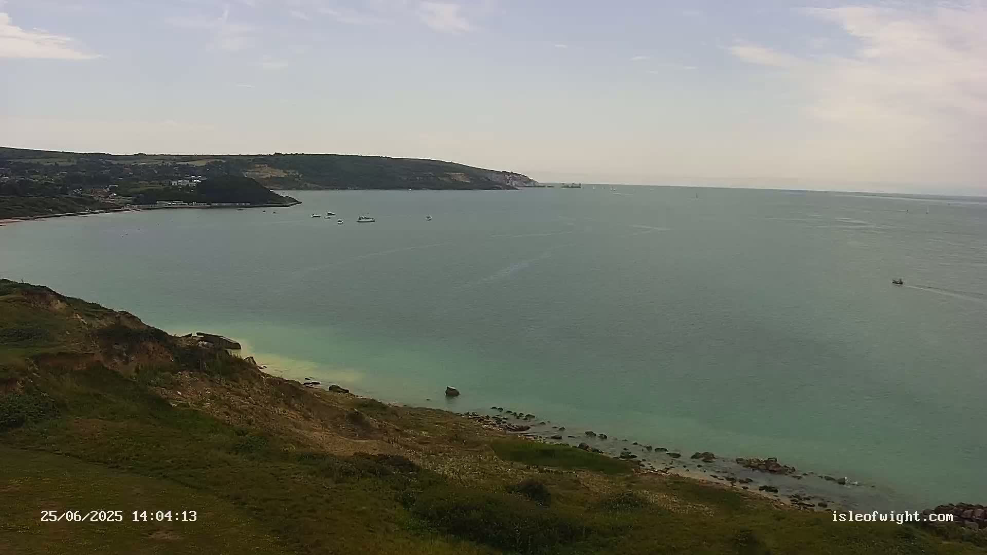 Freshwater, Colwell Bay, Hurst Castle & Hurst Point Lighthouse Live Cam - Freshwater, Isle of Wight, South East, England, United Kingdom