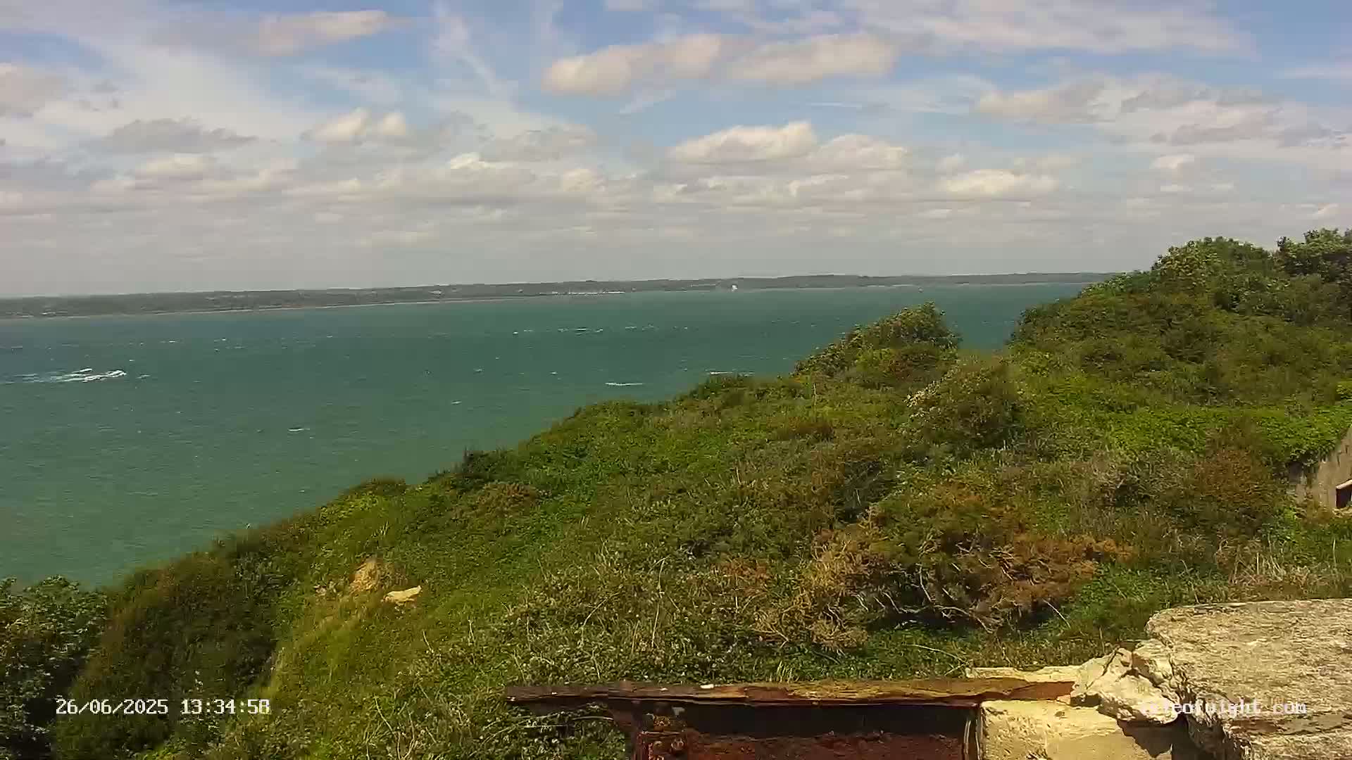 Freshwater, Colwell Bay, Hurst Castle & Hurst Point Lighthouse Live Cam - Freshwater, Isle of Wight, South East, England, United Kingdom