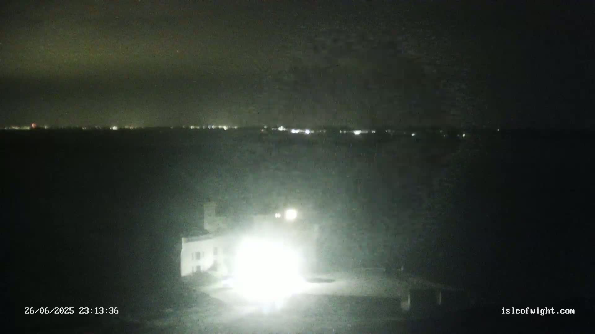 Freshwater, Colwell Bay, Hurst Castle & Hurst Point Lighthouse Live Cam - Freshwater, Isle of Wight, South East, England, United Kingdom