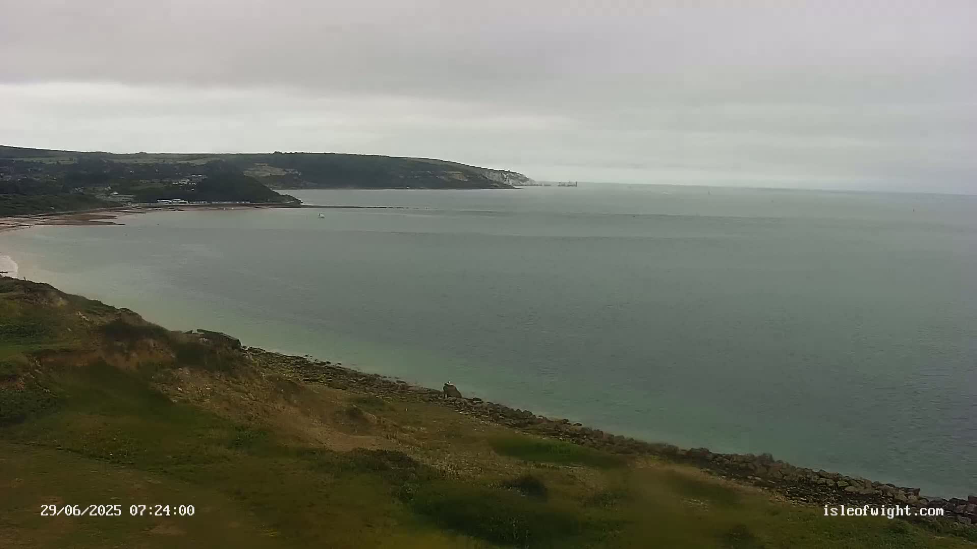 Freshwater, Colwell Bay, Hurst Castle & Hurst Point Lighthouse Live Cam - Freshwater, Isle of Wight, South East, England, United Kingdom