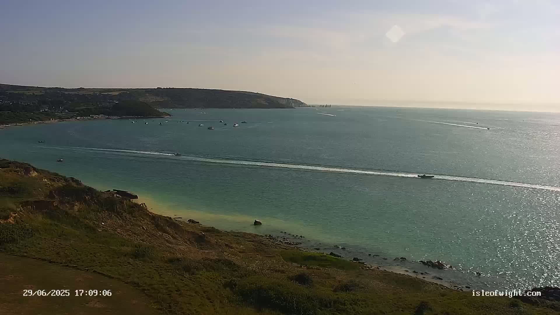 Freshwater, Colwell Bay, Hurst Castle & Hurst Point Lighthouse Live Cam - Freshwater, Isle of Wight, South East, England, United Kingdom