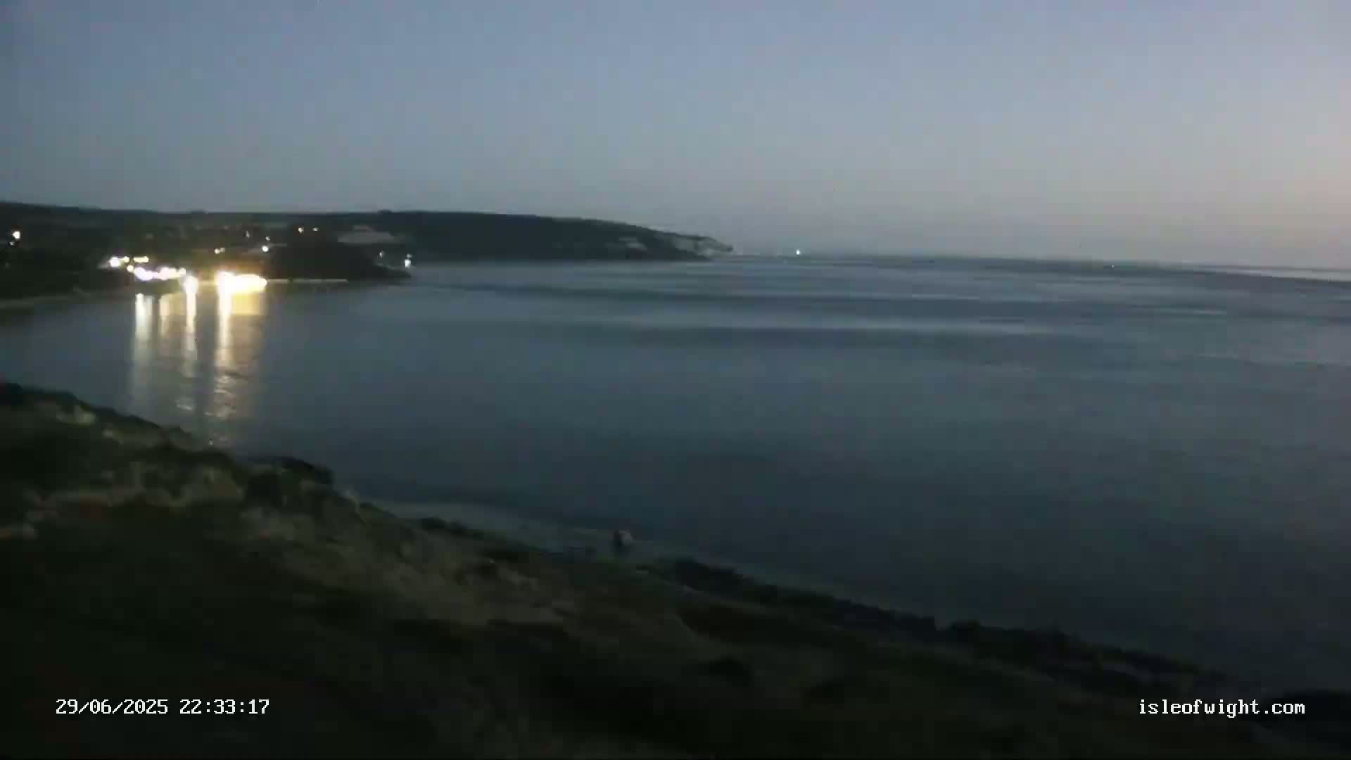 Freshwater, Colwell Bay, Hurst Castle & Hurst Point Lighthouse Live Cam - Freshwater, Isle of Wight, South East, England, United Kingdom