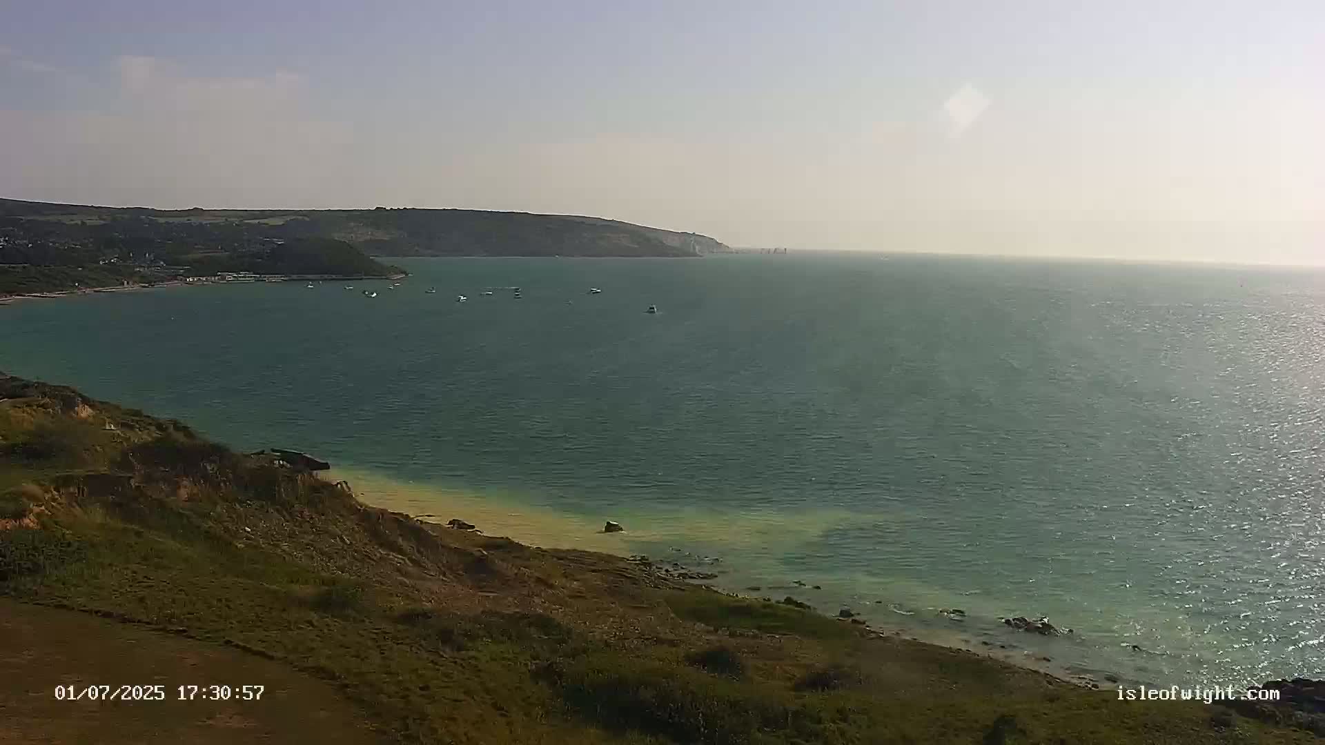 Freshwater, Colwell Bay, Hurst Castle & Hurst Point Lighthouse Live Cam - Freshwater, Isle of Wight, South East, England, United Kingdom