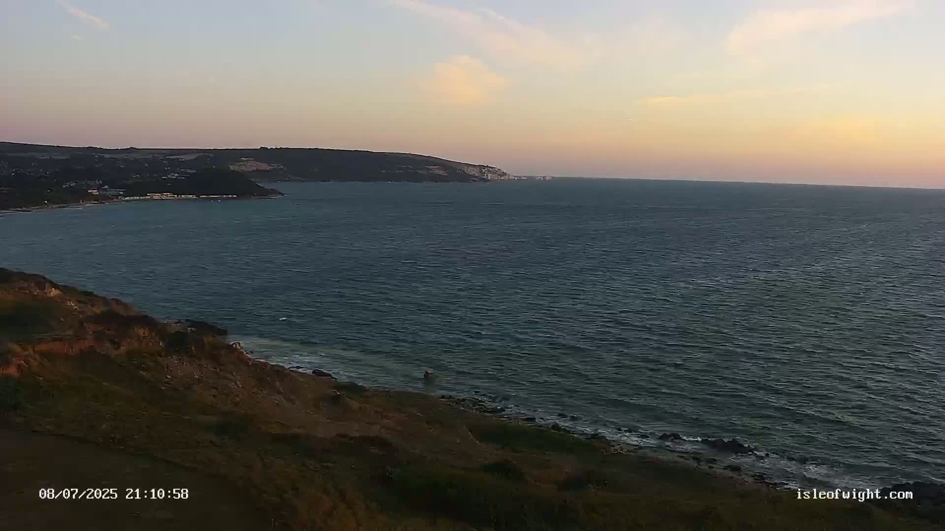 Freshwater, Colwell Bay, Hurst Castle & Hurst Point Lighthouse Live Cam - Freshwater, Isle of Wight, South East, England, United Kingdom