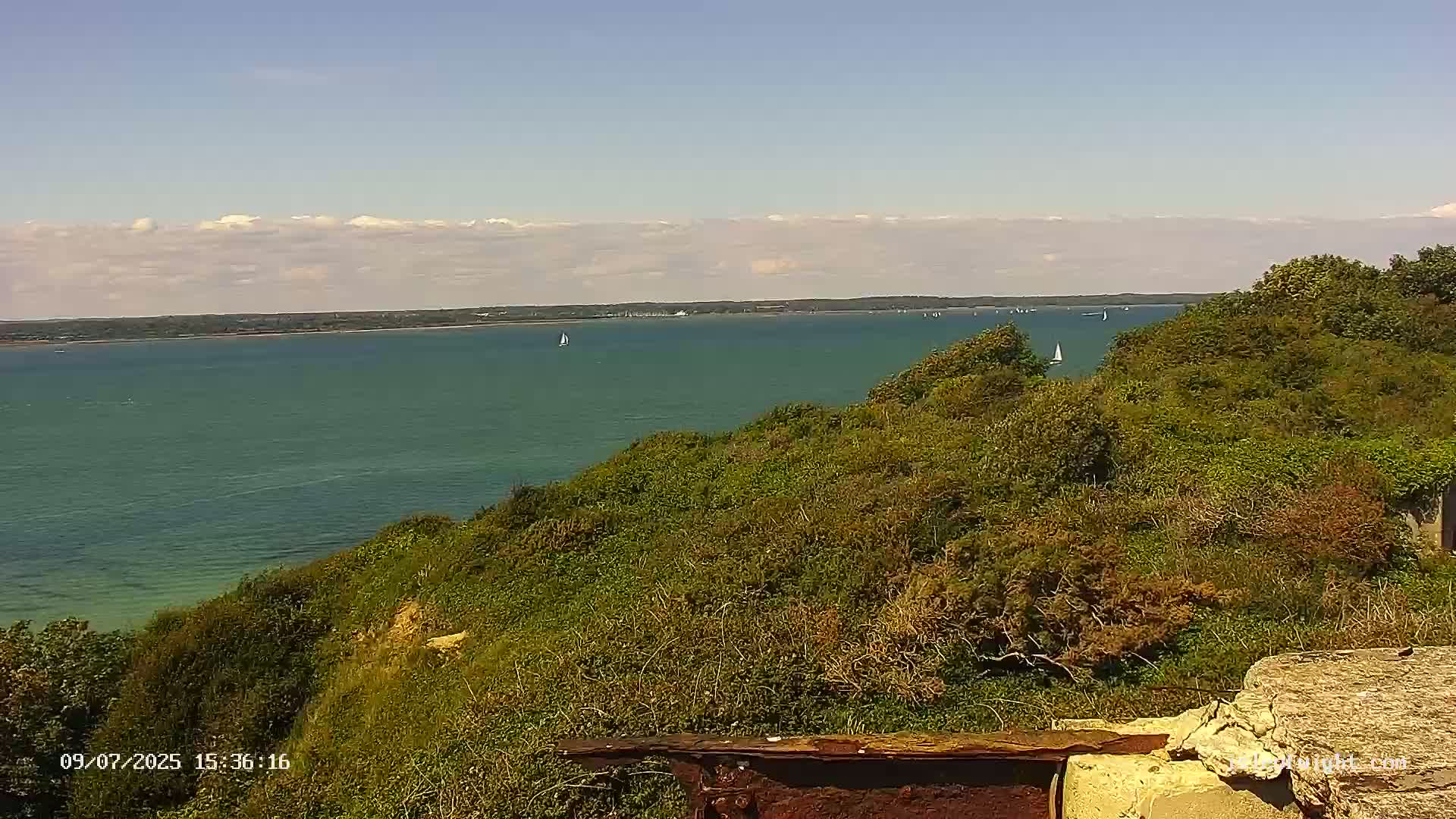 Freshwater, Colwell Bay, Hurst Castle & Hurst Point Lighthouse Live Cam - Freshwater, Isle of Wight, South East, England, United Kingdom