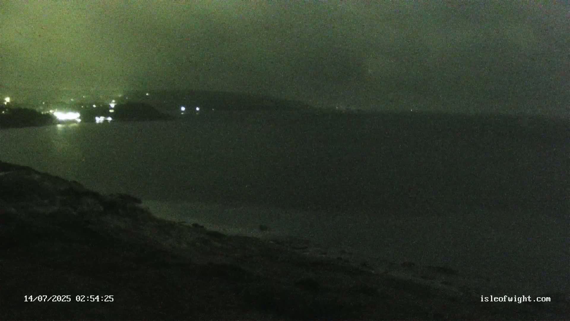 Freshwater, Colwell Bay, Hurst Castle & Hurst Point Lighthouse Live Cam - Freshwater, Isle of Wight, South East, England, United Kingdom
