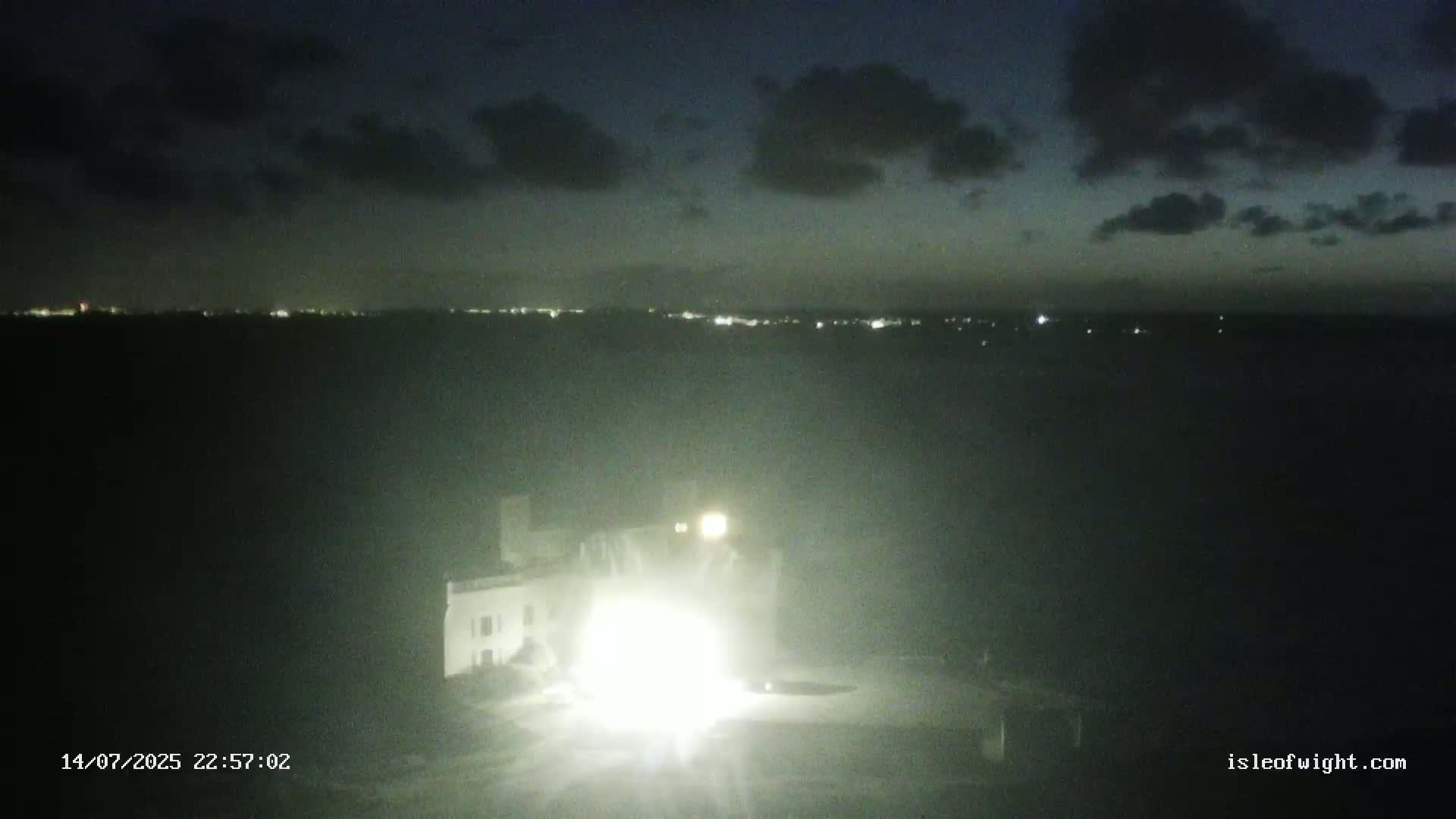 Freshwater, Colwell Bay, Hurst Castle & Hurst Point Lighthouse Live Cam - Freshwater, Isle of Wight, South East, England, United Kingdom