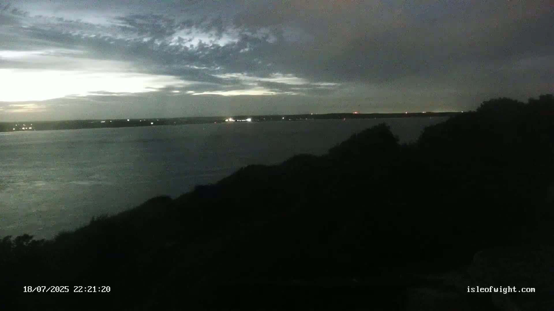 Freshwater, Colwell Bay, Hurst Castle & Hurst Point Lighthouse Live Cam - Freshwater, Isle of Wight, South East, England, United Kingdom