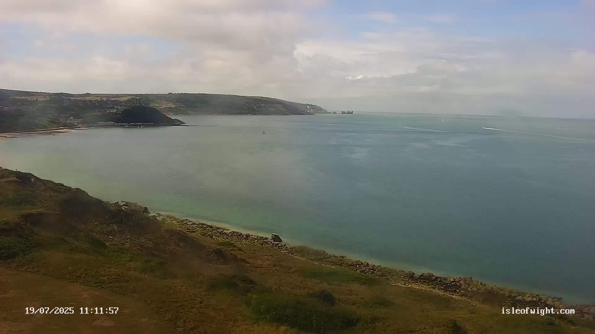 Freshwater, Colwell Bay, Hurst Castle & Hurst Point Lighthouse Live Cam - Freshwater, Isle of Wight, South East, England, United Kingdom