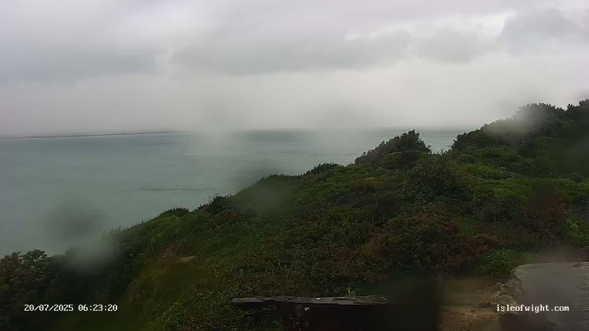 Freshwater, Colwell Bay, Hurst Castle & Hurst Point Lighthouse Live Cam - Freshwater, Isle of Wight, South East, England, United Kingdom