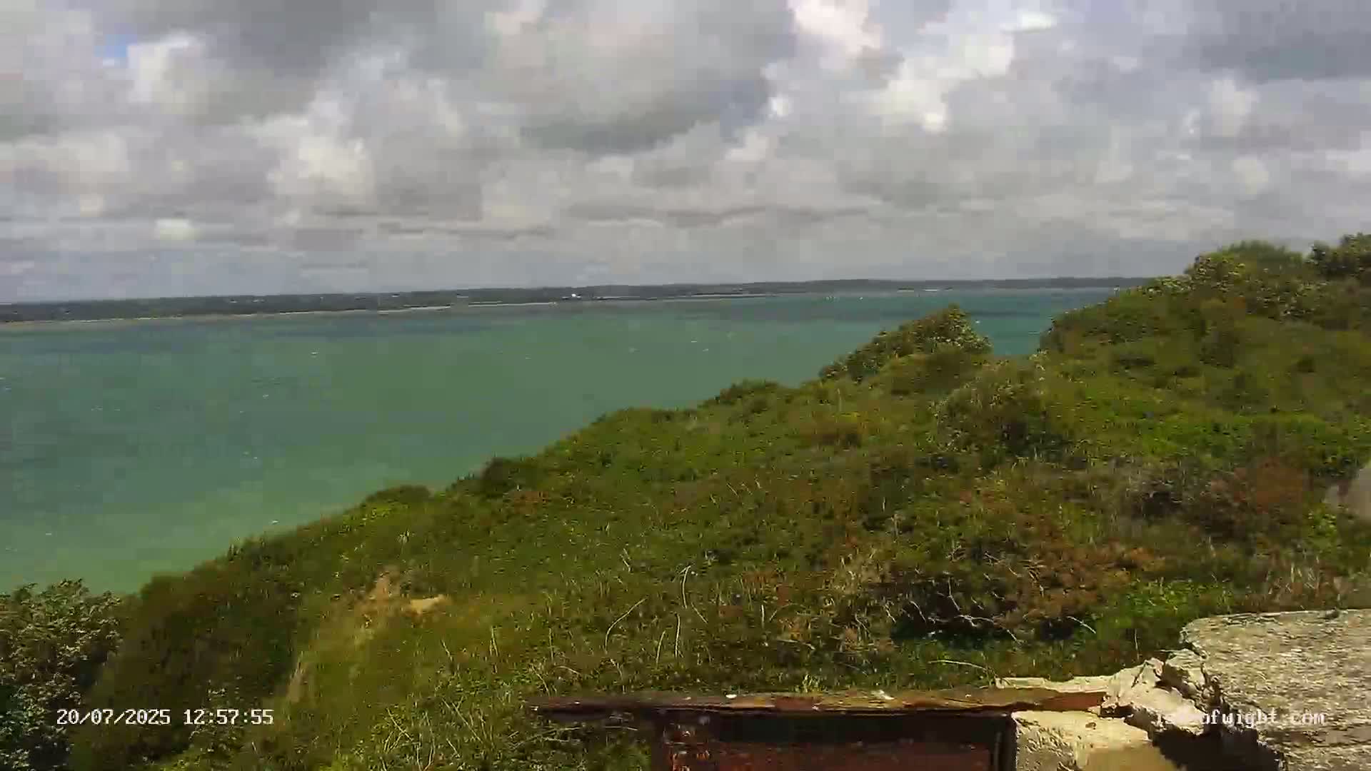 Freshwater, Colwell Bay, Hurst Castle & Hurst Point Lighthouse Live Cam - Freshwater, Isle of Wight, South East, England, United Kingdom