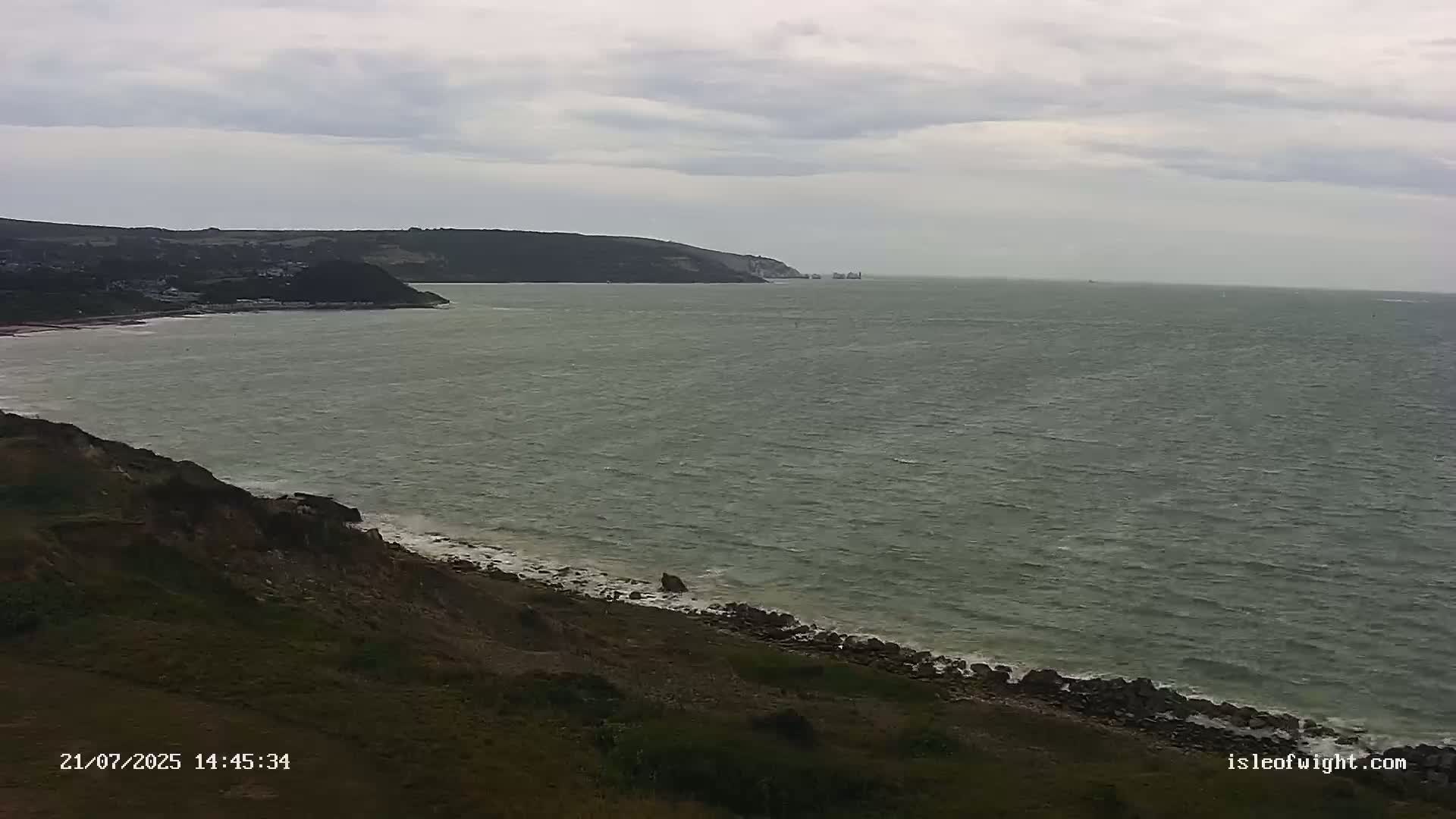 Freshwater, Colwell Bay, Hurst Castle & Hurst Point Lighthouse Live Cam - Freshwater, Isle of Wight, South East, England, United Kingdom