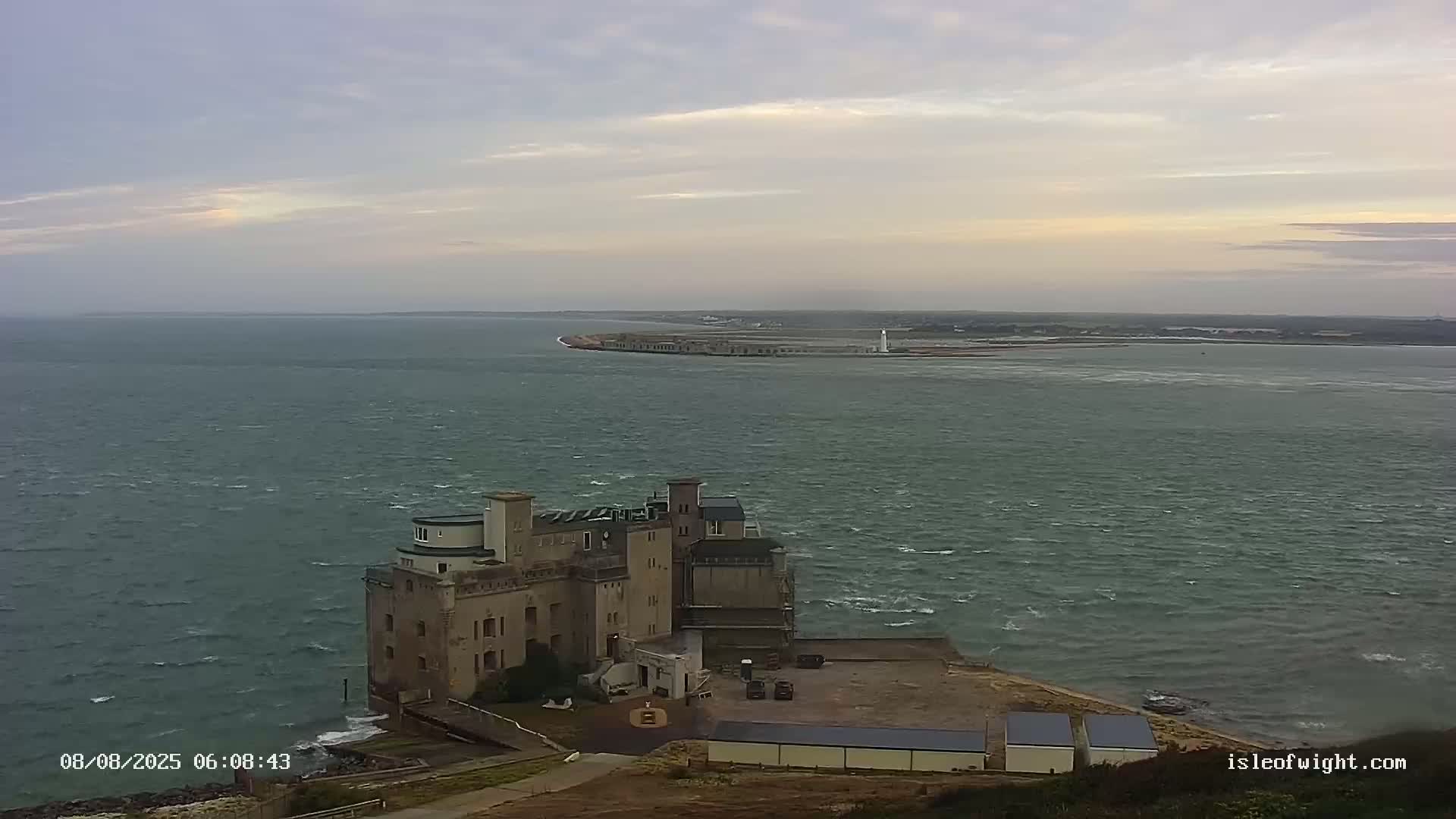 Freshwater, Colwell Bay, Hurst Castle & Hurst Point Lighthouse Live Cam - Freshwater, Isle of Wight, South East, England, United Kingdom