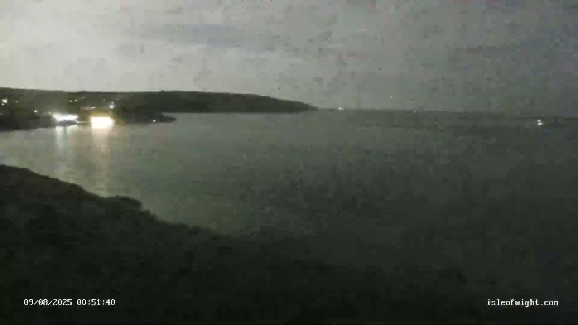 Freshwater, Colwell Bay, Hurst Castle & Hurst Point Lighthouse Live Cam - Freshwater, Isle of Wight, South East, England, United Kingdom