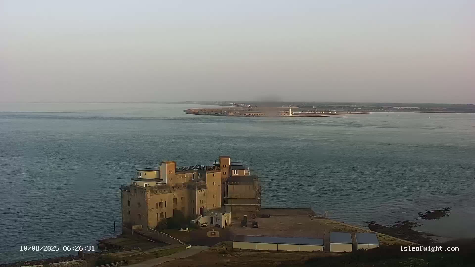 Freshwater, Colwell Bay, Hurst Castle & Hurst Point Lighthouse Live Cam - Freshwater, Isle of Wight, South East, England, United Kingdom
