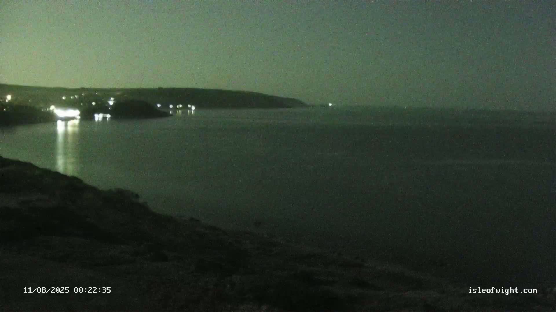 Freshwater, Colwell Bay, Hurst Castle & Hurst Point Lighthouse Live Cam - Freshwater, Isle of Wight, South East, England, United Kingdom