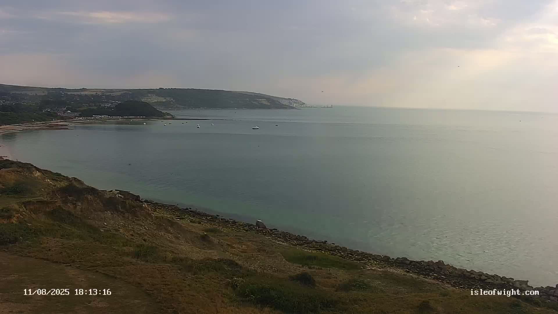 Freshwater, Colwell Bay, Hurst Castle & Hurst Point Lighthouse Live Cam - Freshwater, Isle of Wight, South East, England, United Kingdom