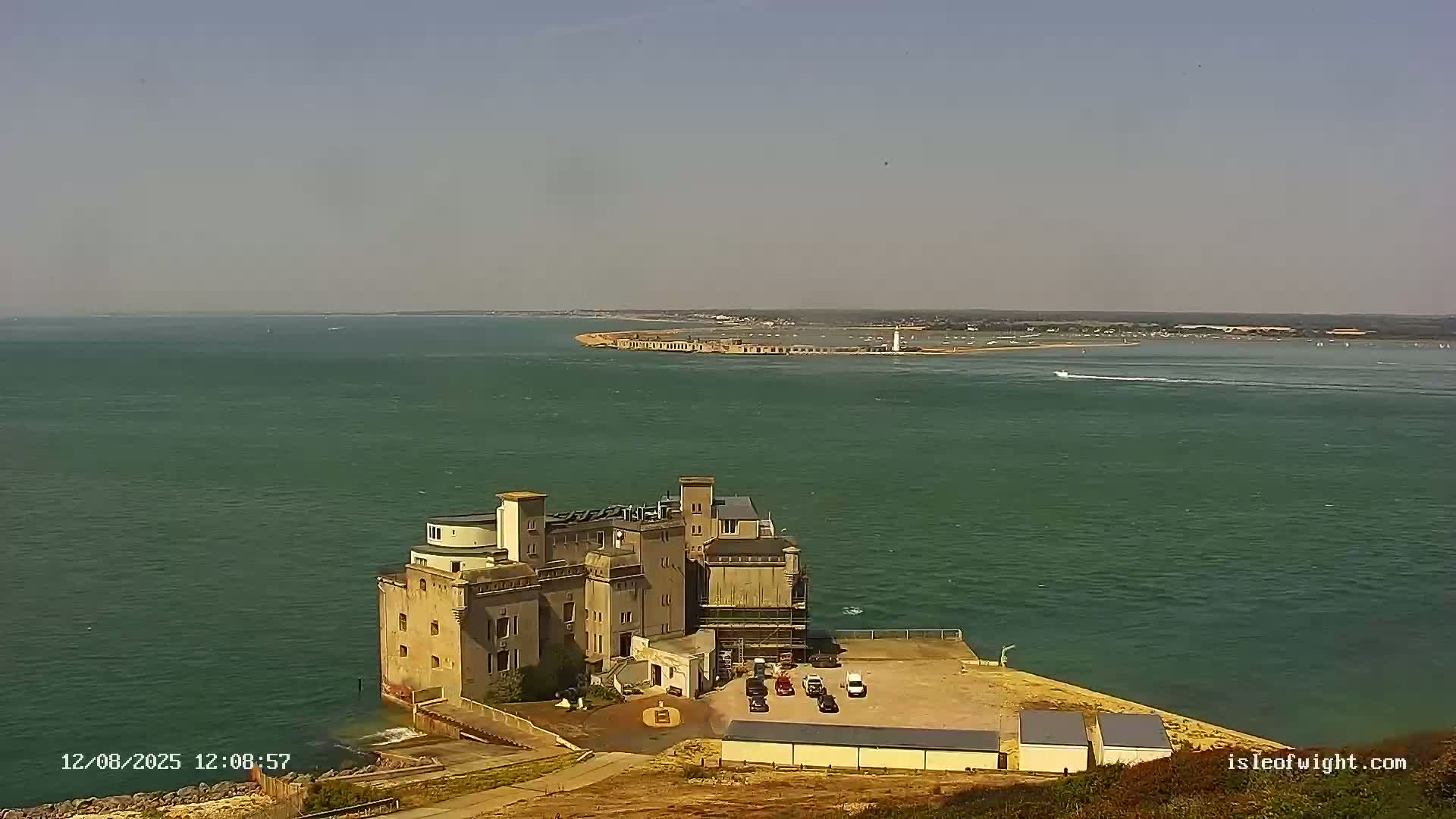 Freshwater, Colwell Bay, Hurst Castle & Hurst Point Lighthouse Live Cam - Freshwater, Isle of Wight, South East, England, United Kingdom
