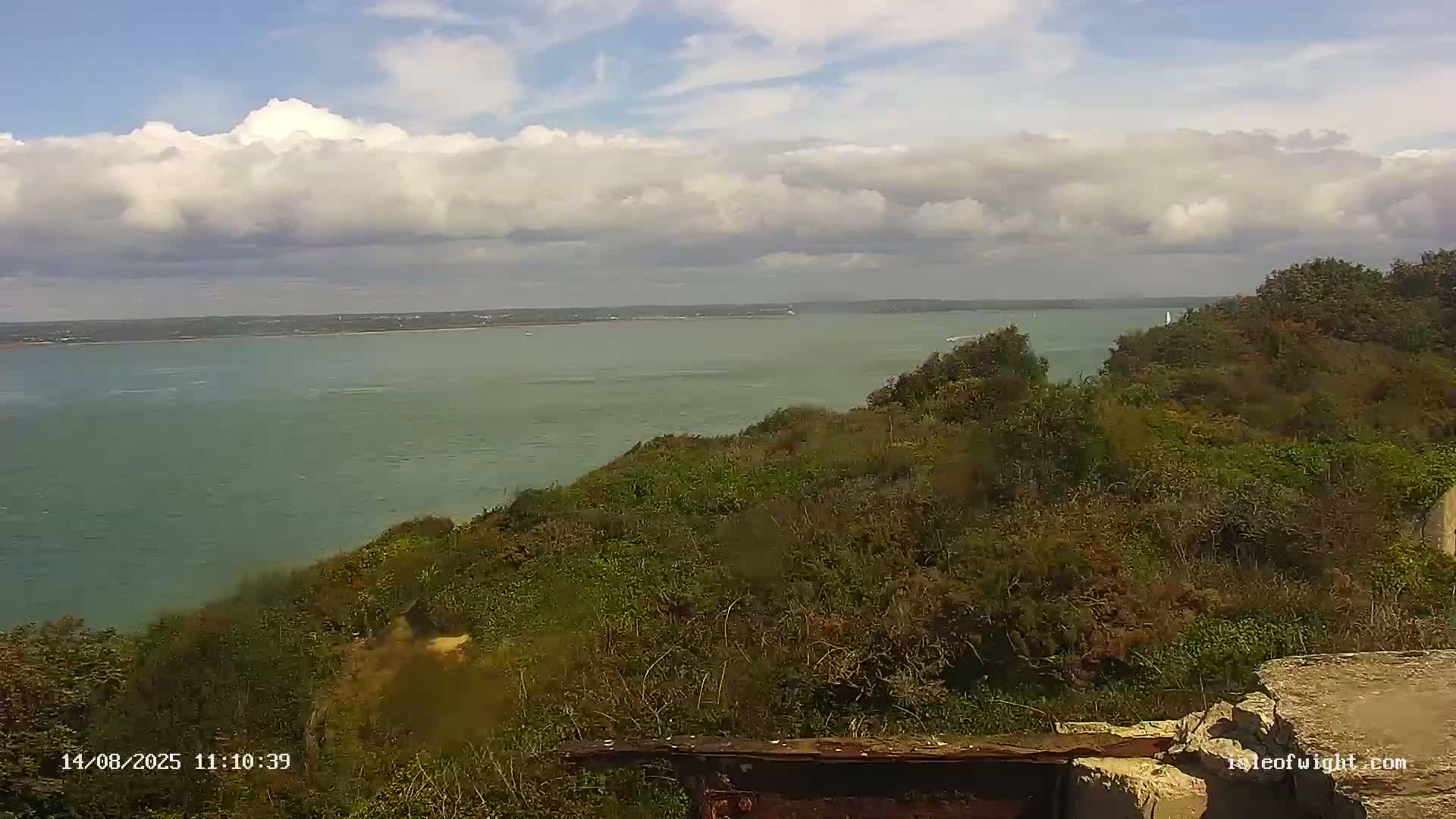 Freshwater, Colwell Bay, Hurst Castle & Hurst Point Lighthouse Live Cam - Freshwater, Isle of Wight, South East, England, United Kingdom