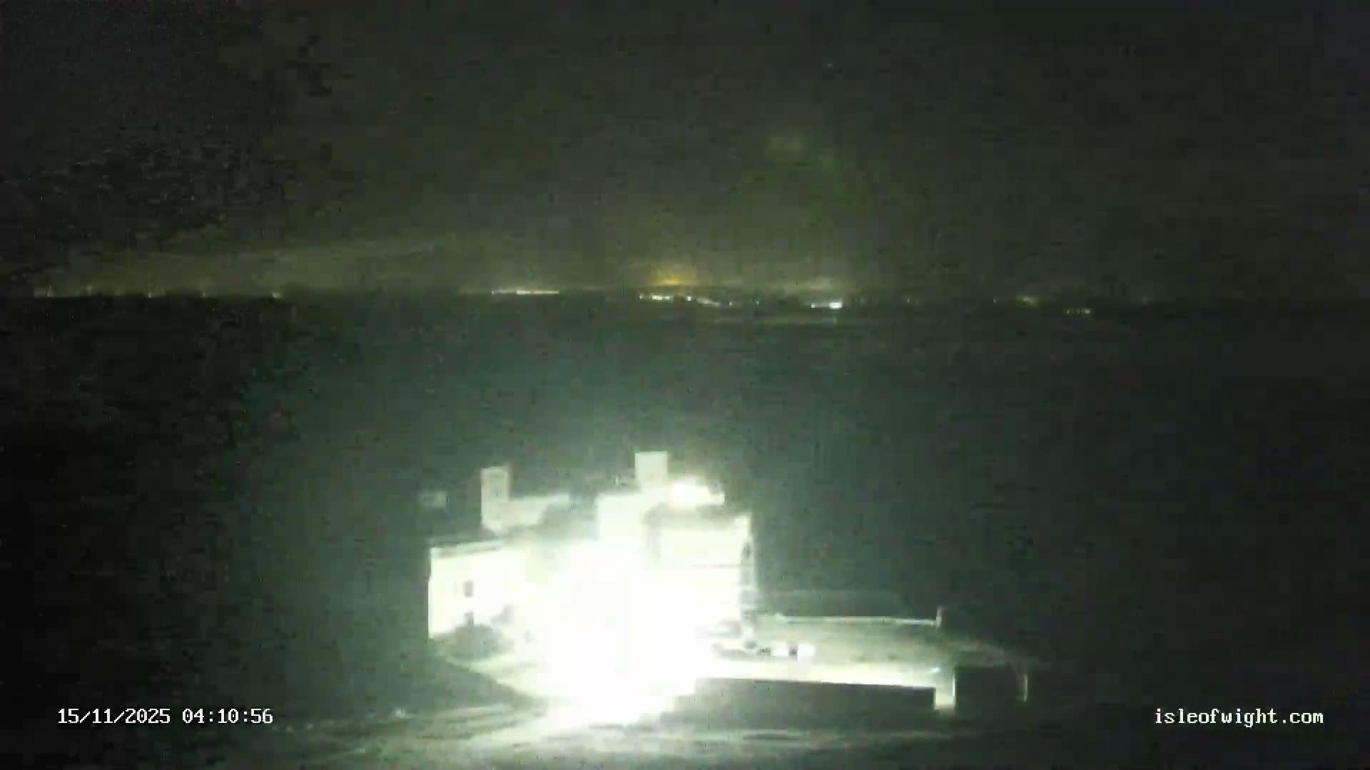 Freshwater, Colwell Bay, Hurst Castle & Hurst Point Lighthouse Live Cam - Freshwater, Isle of Wight, South East, England, United Kingdom